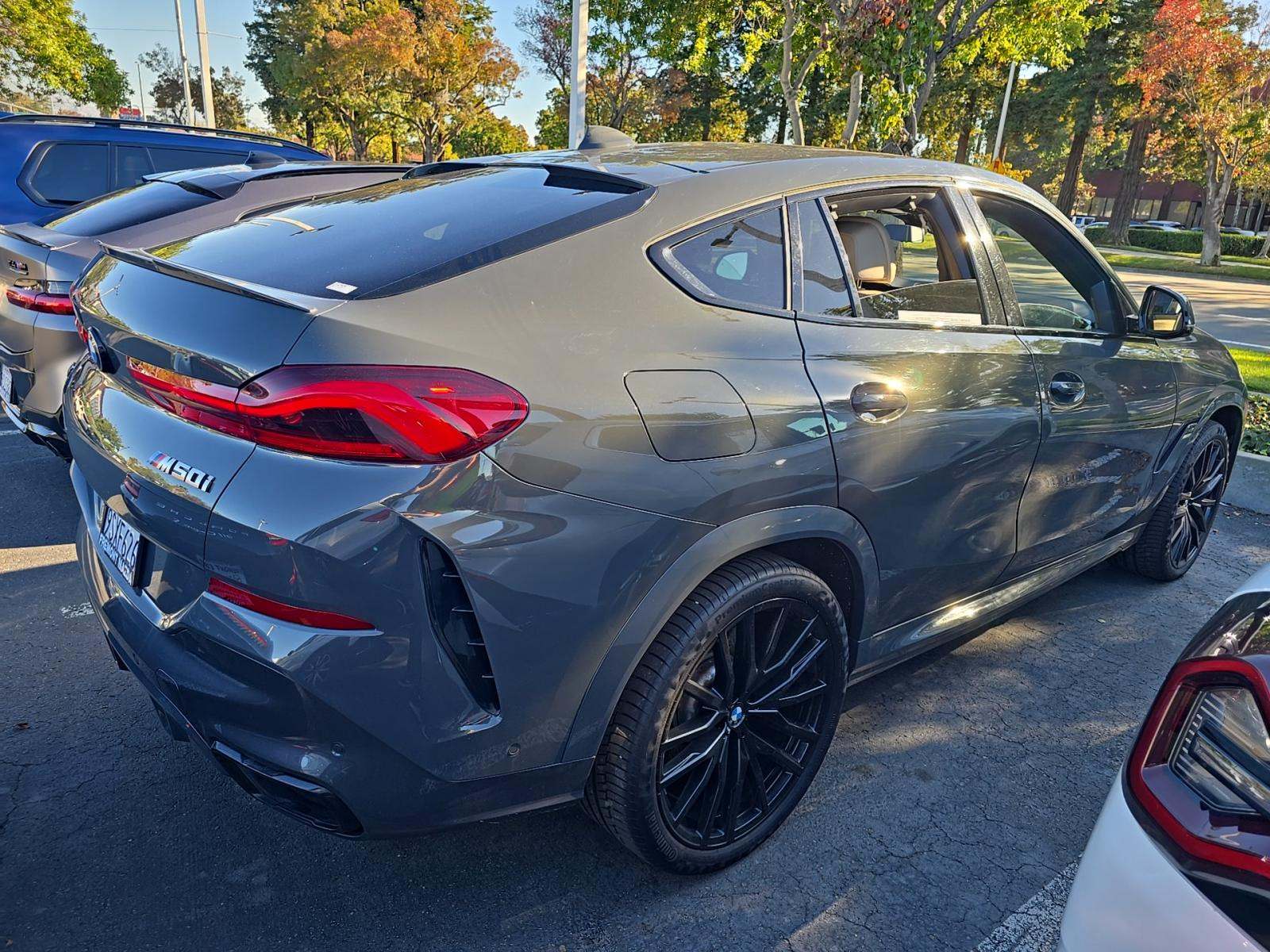 2022 BMW X6 M50i AWD