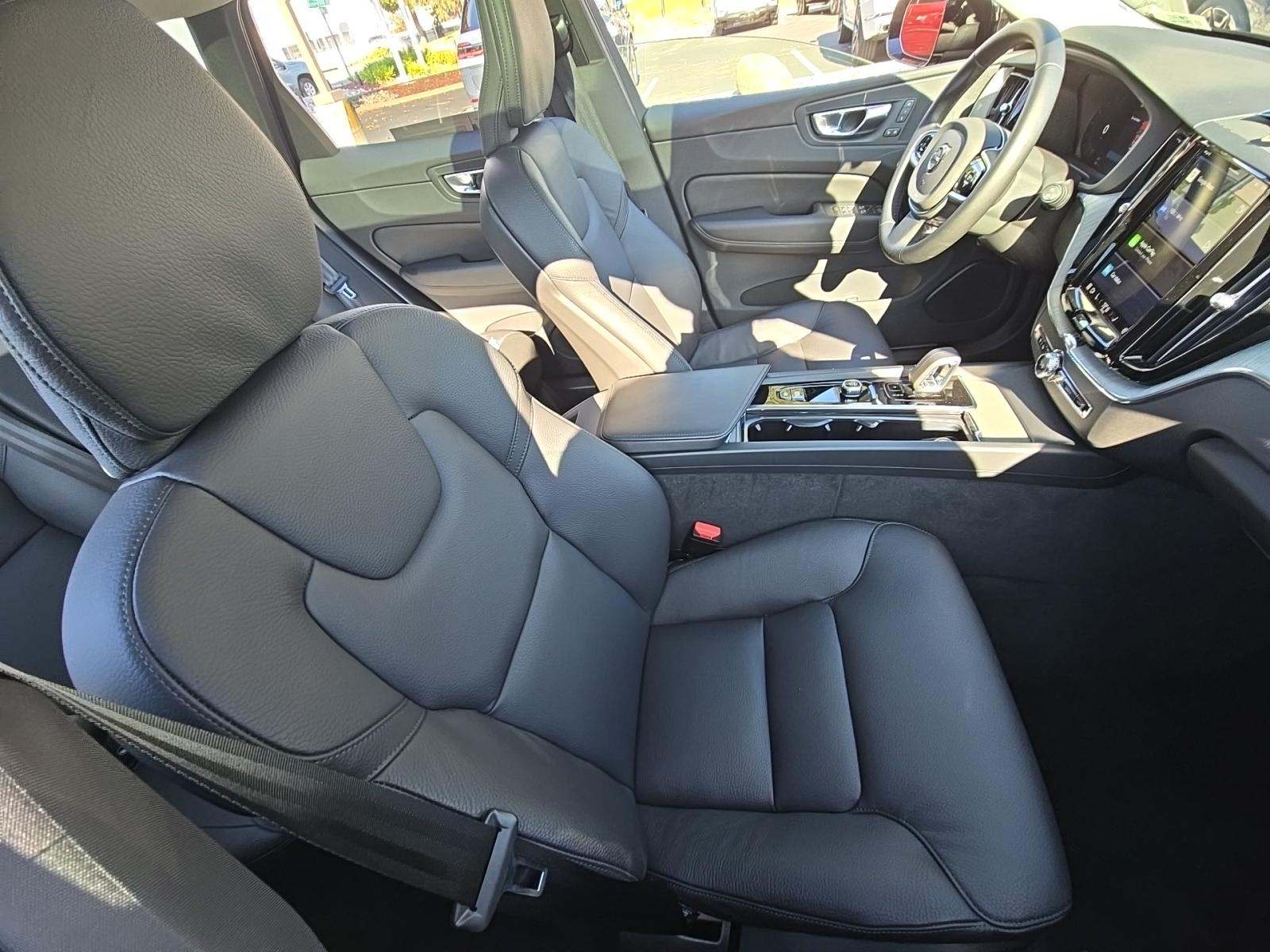 2025 Volvo XC60 B5 Plus AWD