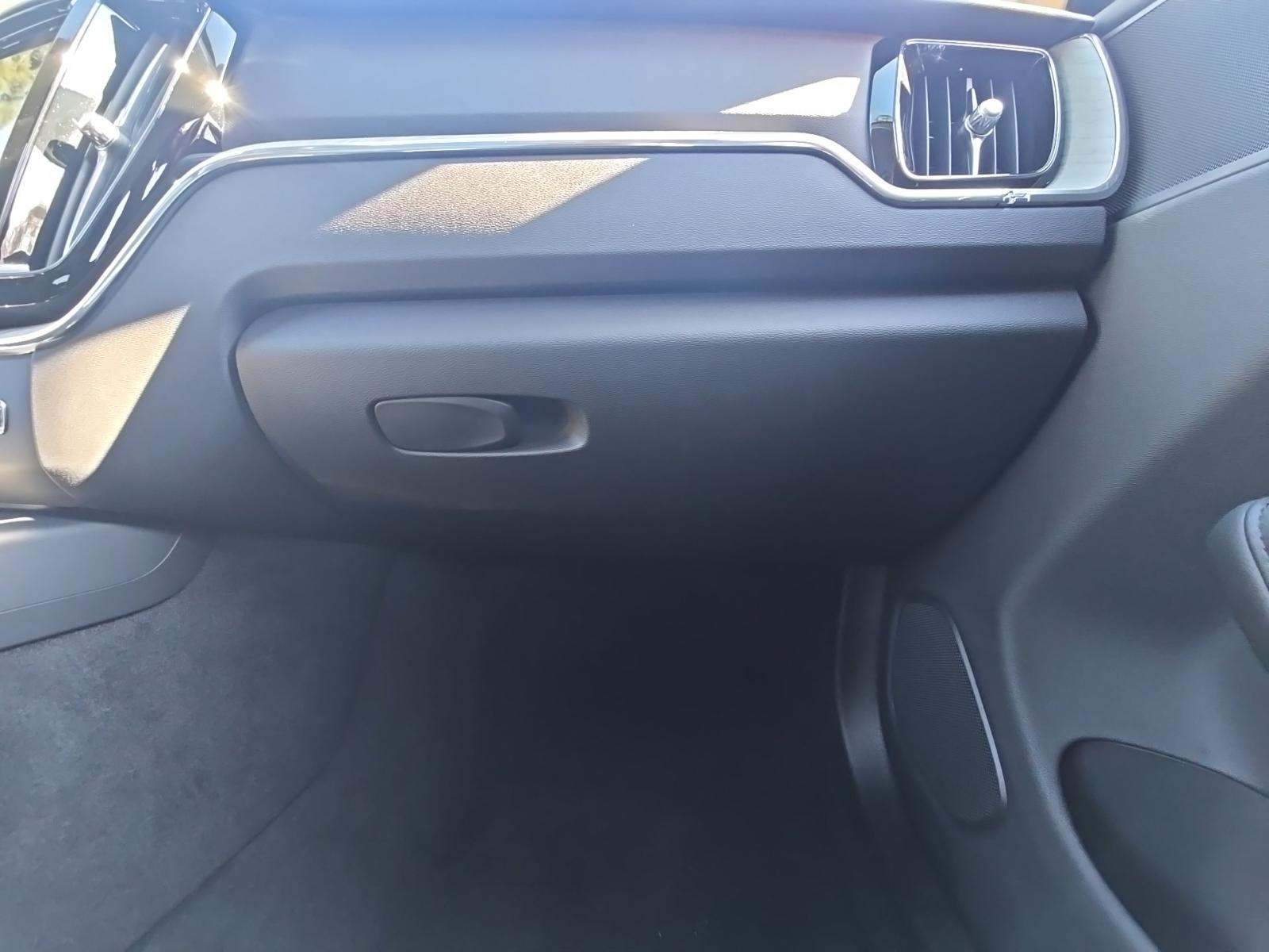 2025 Volvo XC60 B5 Plus AWD