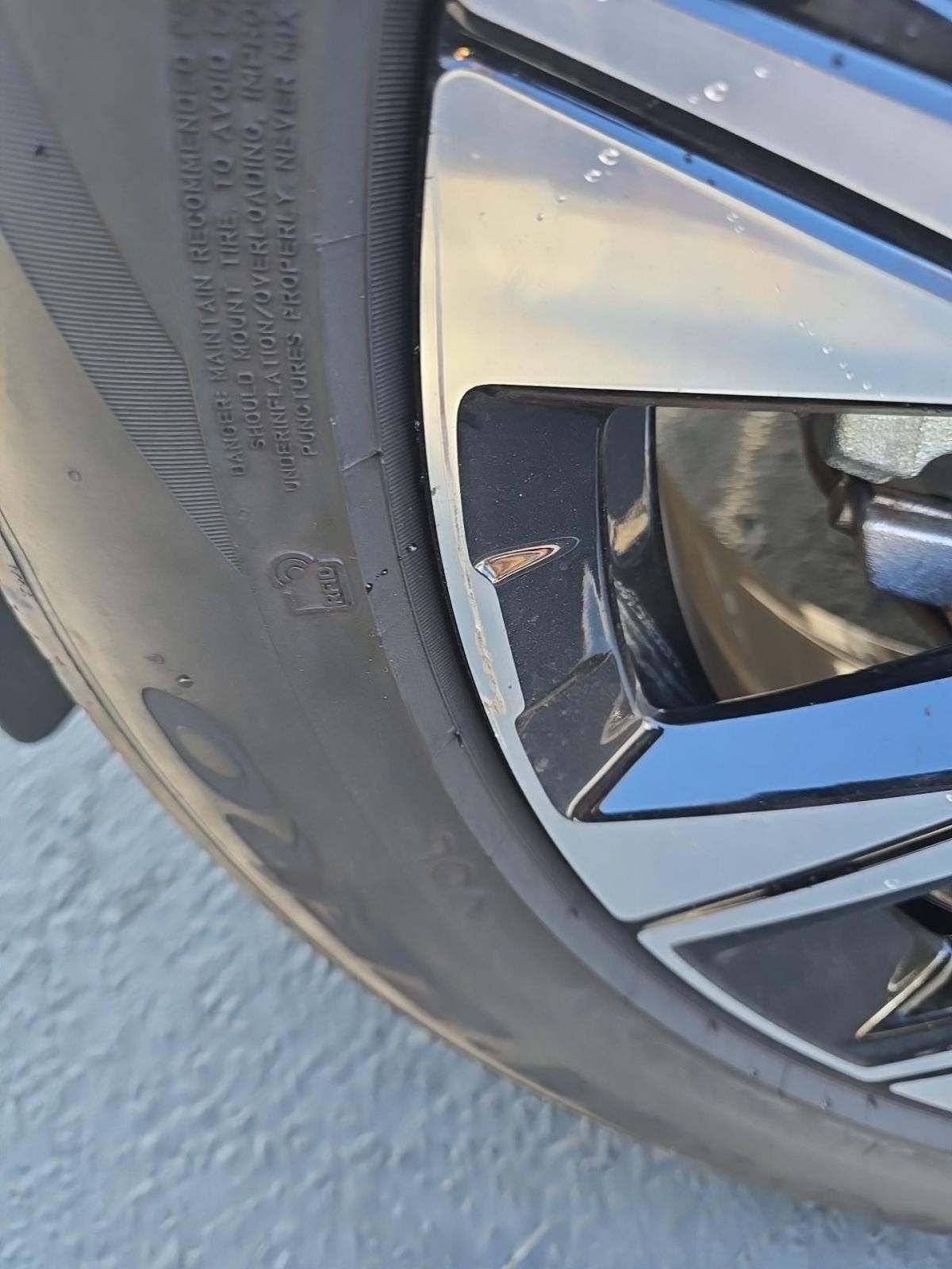 2025 Volvo XC60 B5 Plus AWD