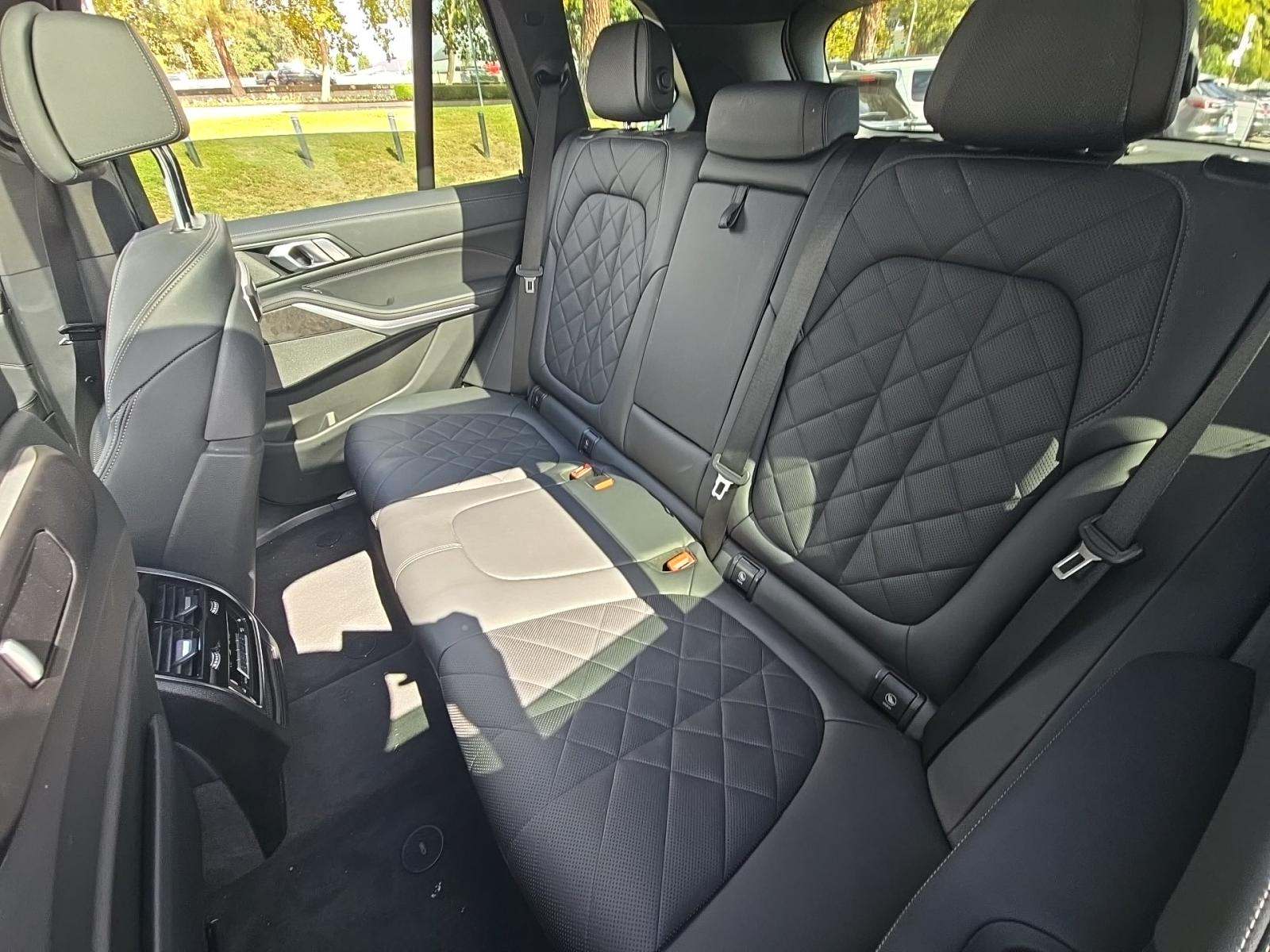 2025 BMW X5 xDrive40i AWD