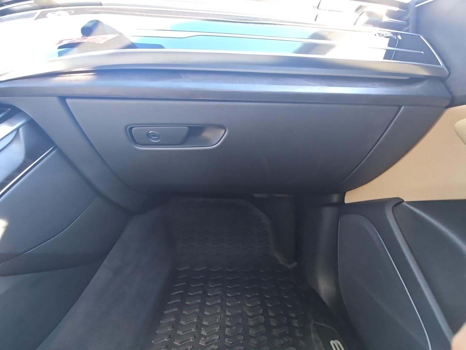 2023 Audi Q8 Premium AWD