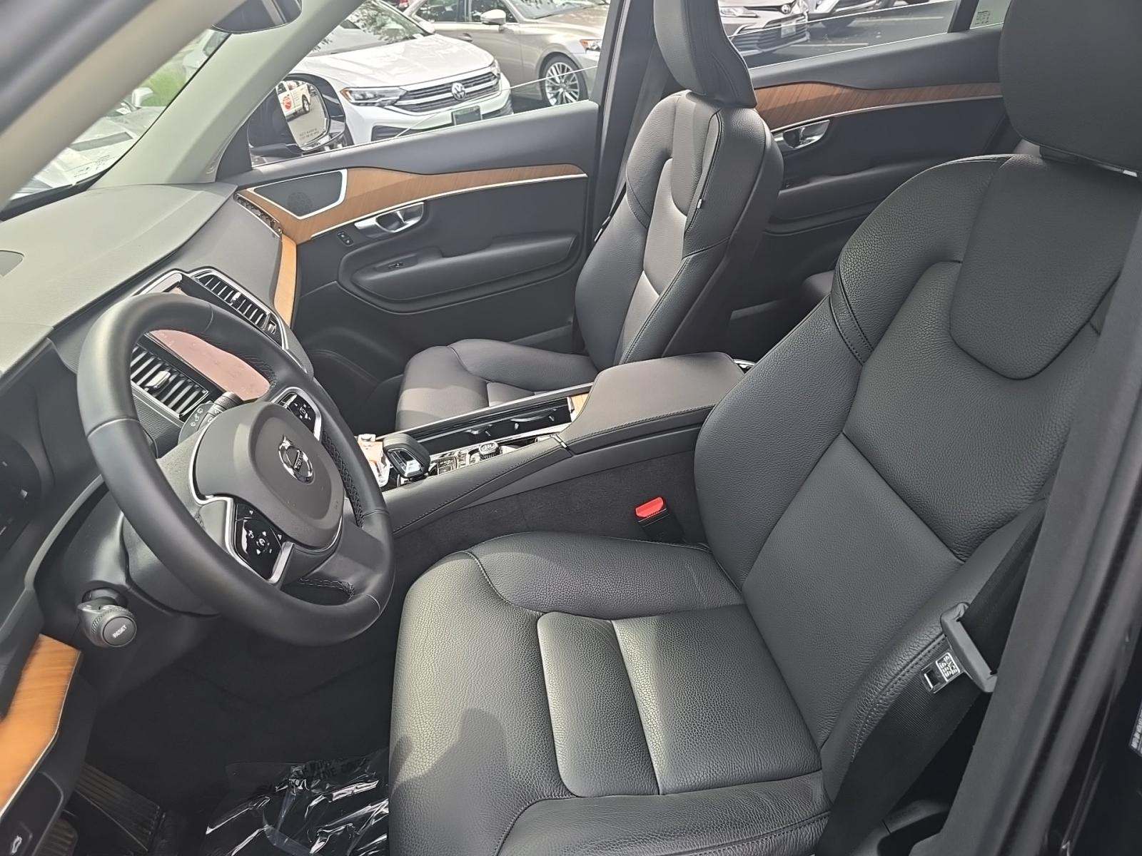 2025 Volvo XC90 B6 Plus AWD