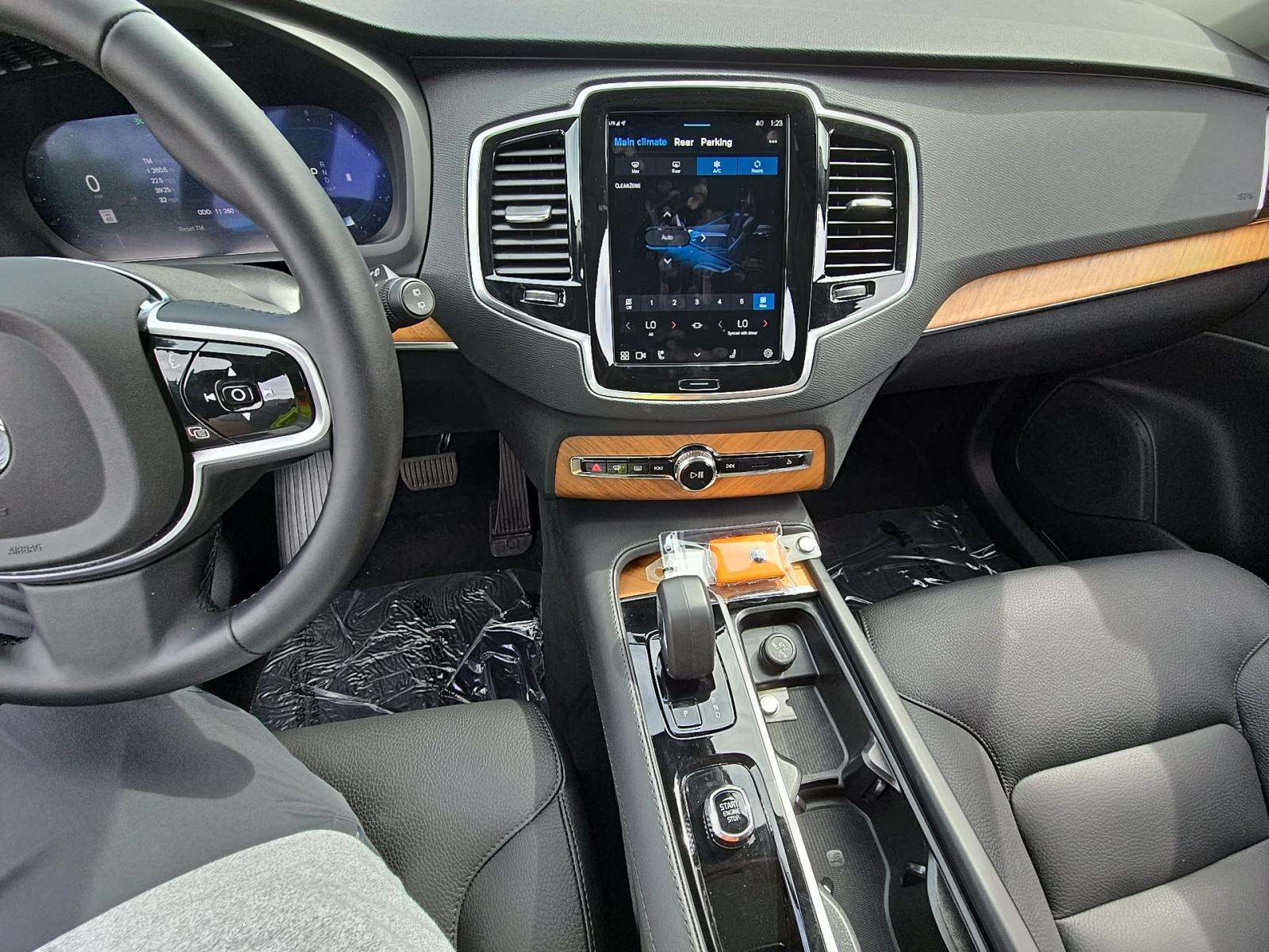 2025 Volvo XC90 B6 Plus AWD