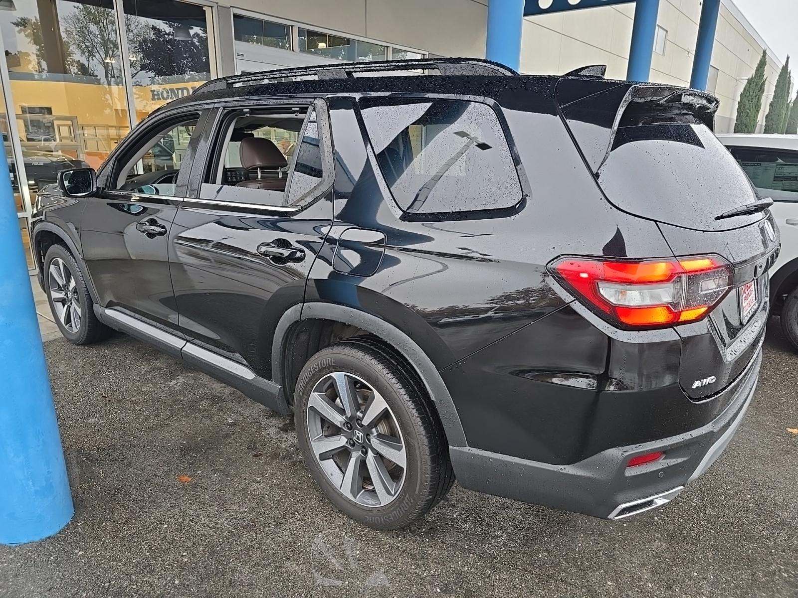 2023 Honda Pilot Elite AWD