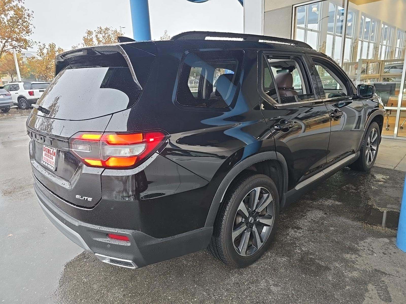 2023 Honda Pilot Elite AWD