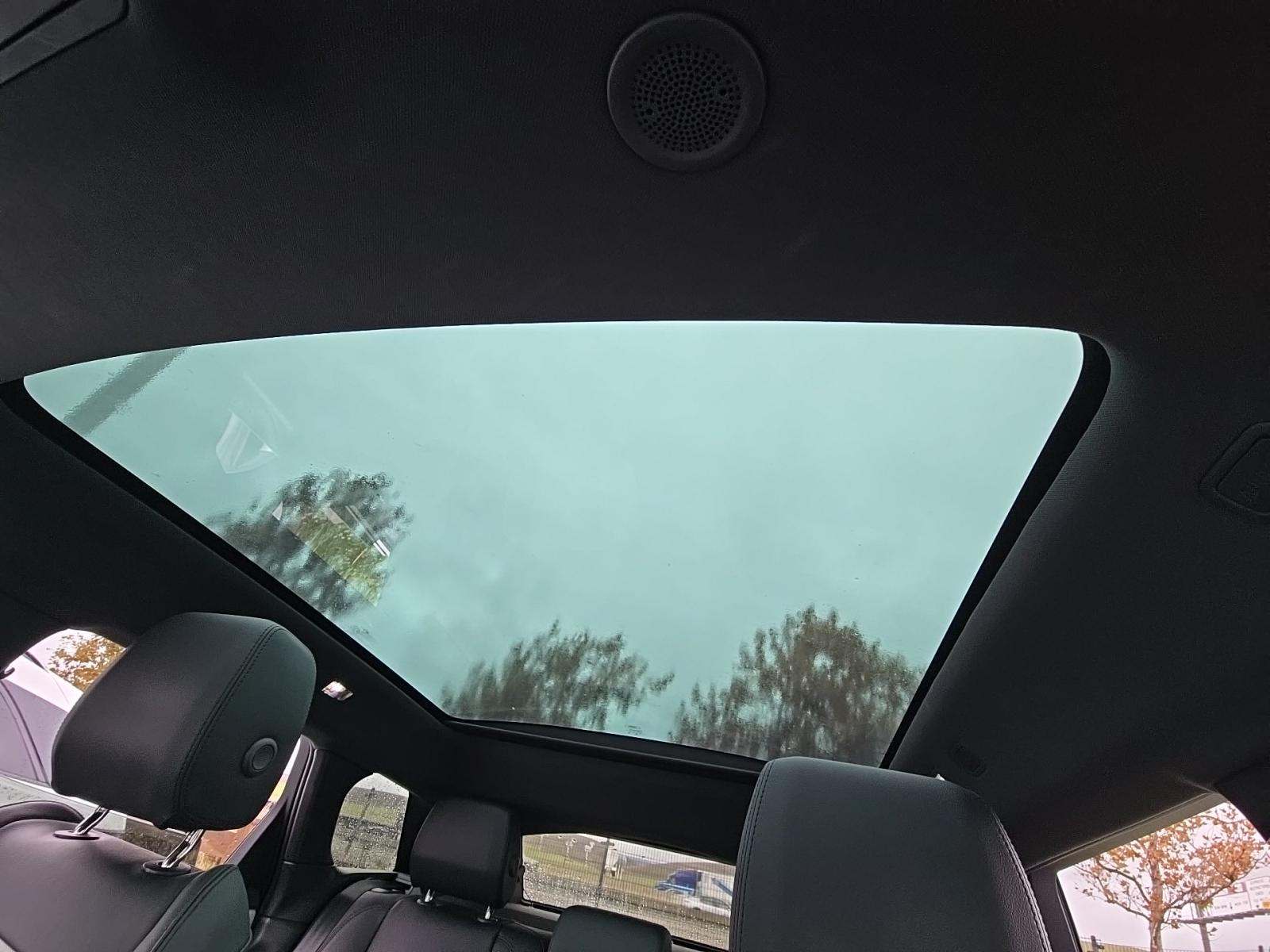 2022 Land Rover Range Rover Evoque R-Dynamic SE AWD