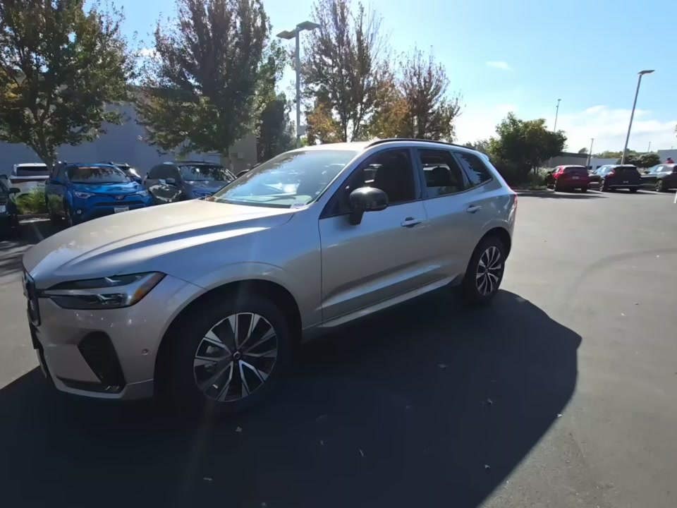 2025 Volvo XC60 B5 Plus AWD
