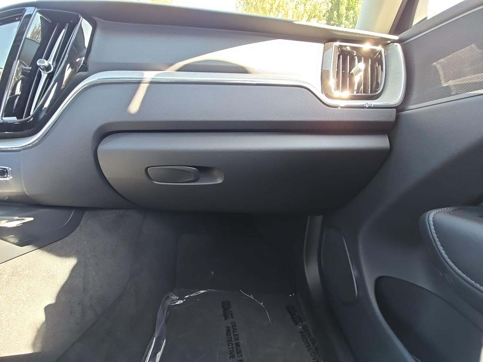 2025 Volvo XC60 B5 Plus AWD