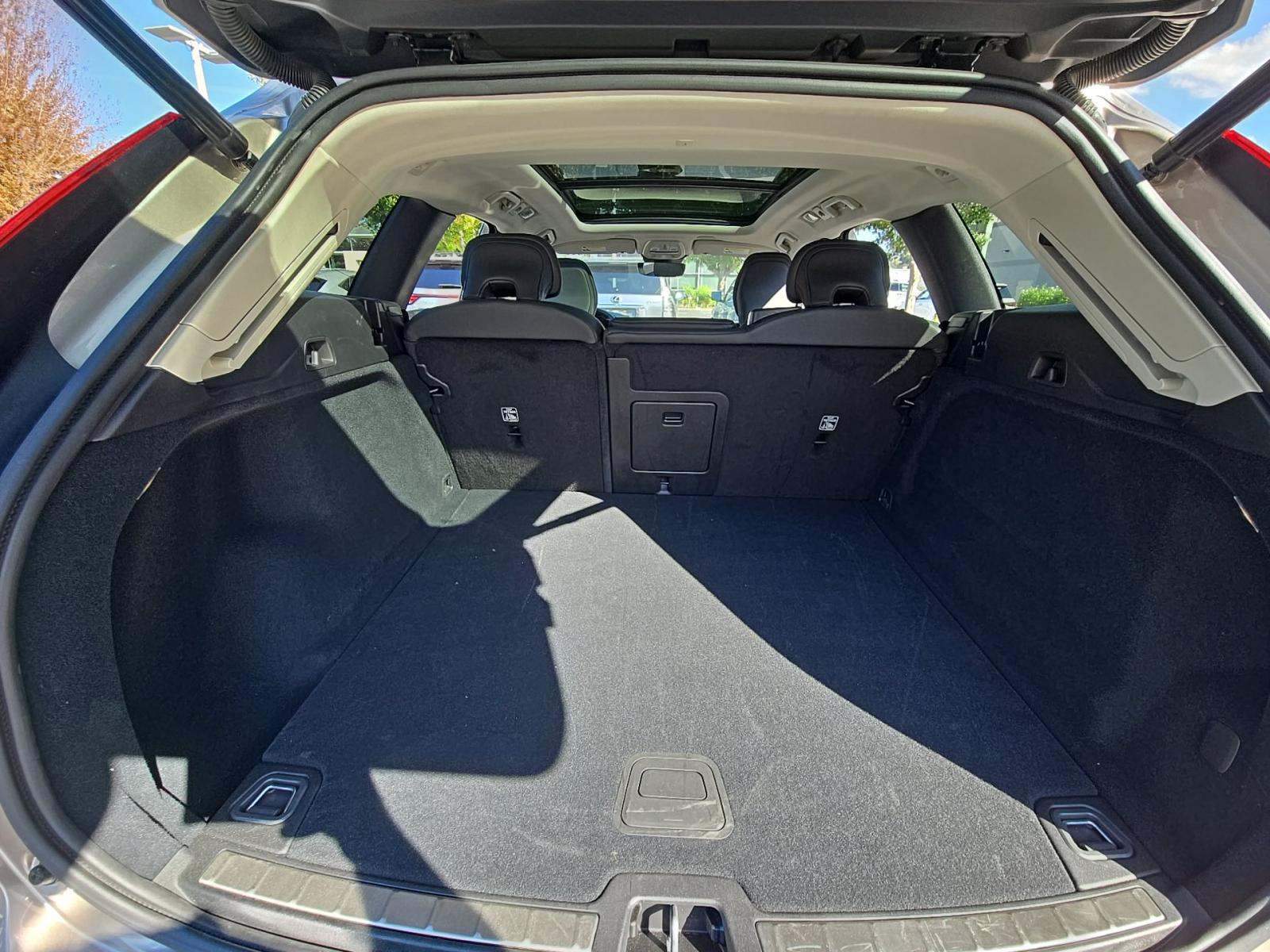 2025 Volvo XC60 B5 Plus AWD