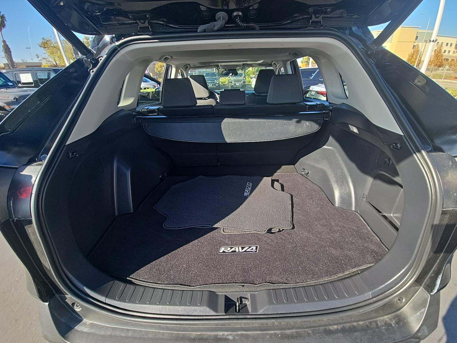 2023 Toyota RAV4 Hybrid XLE AWD