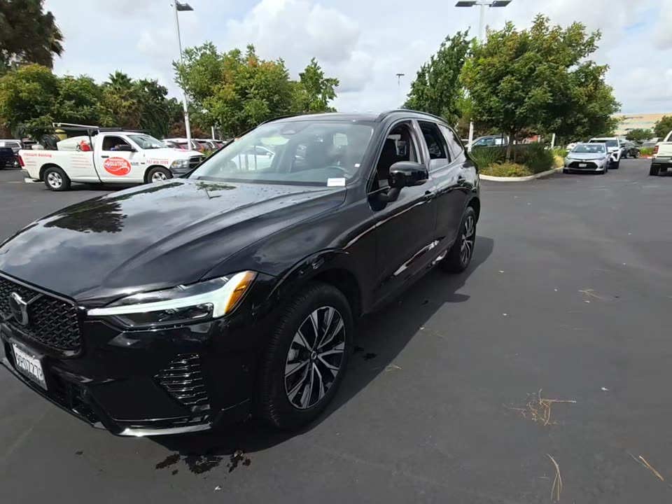 2025 Volvo XC60 B5 Plus AWD