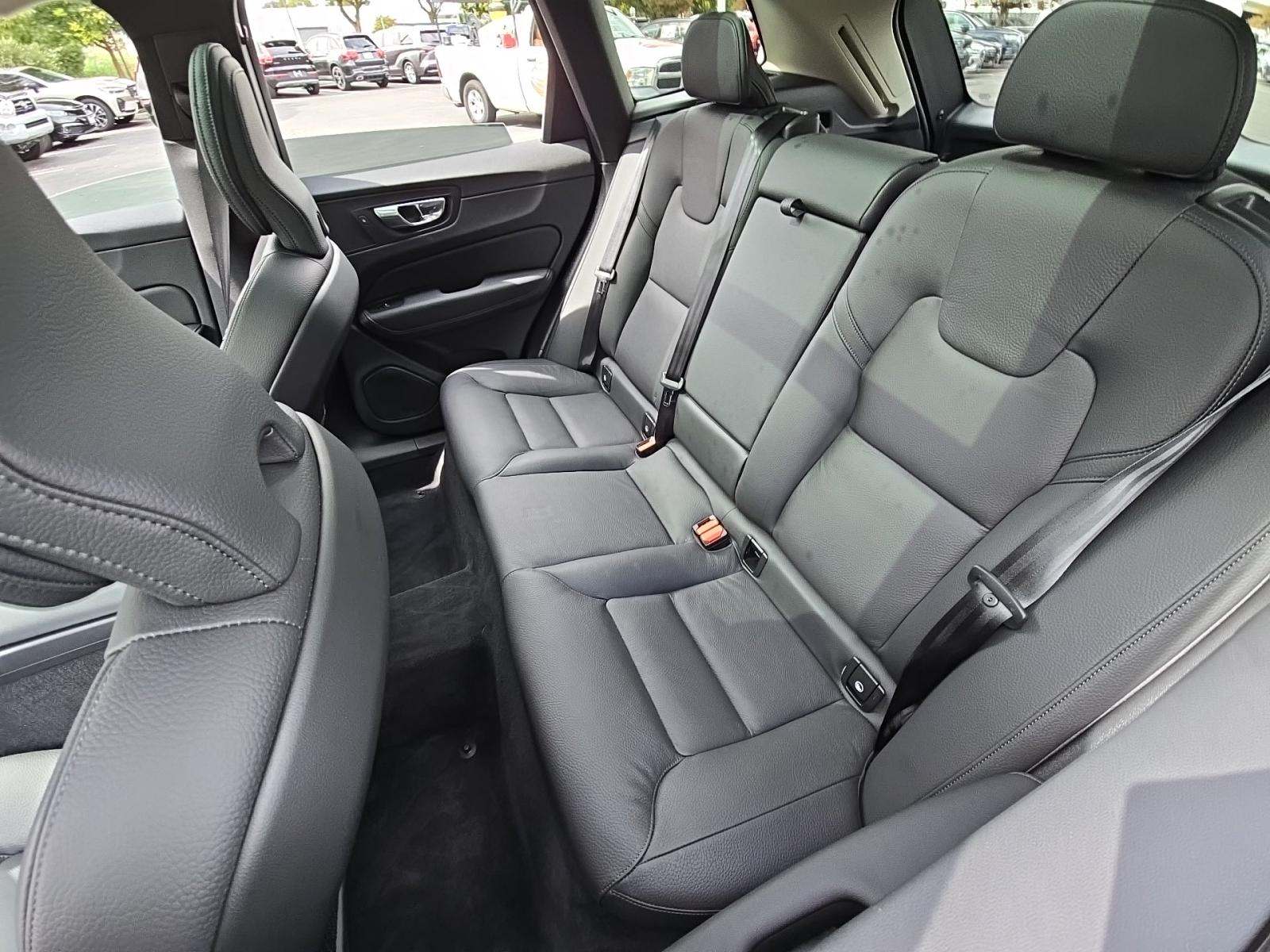 2025 Volvo XC60 B5 Plus AWD