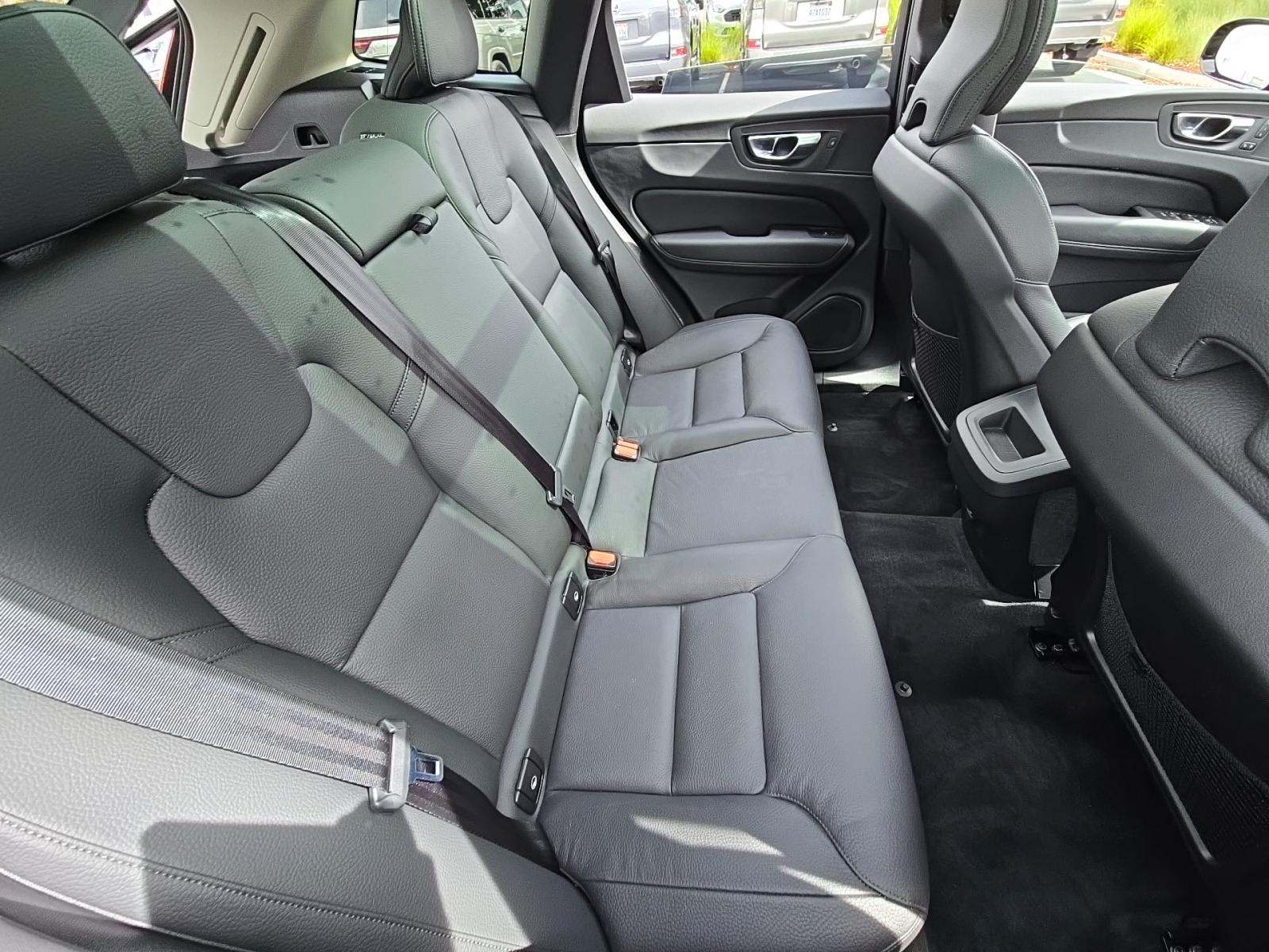 2025 Volvo XC60 B5 Plus AWD