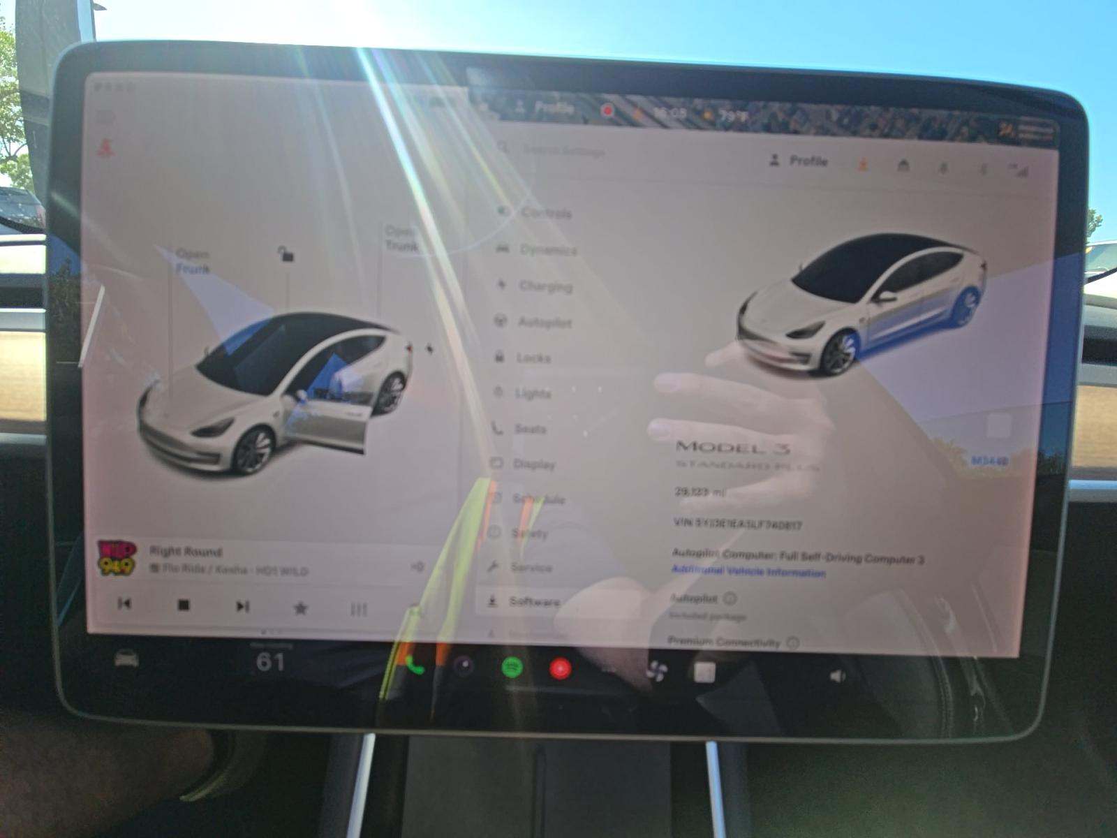 TESLA MODEL 3 - 5