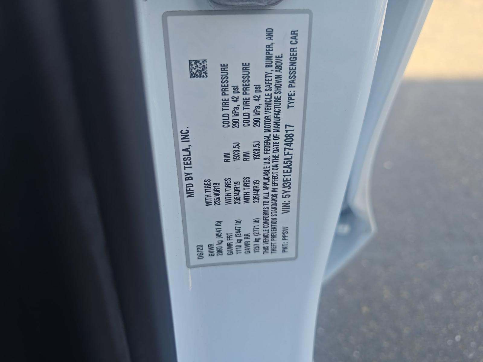TESLA MODEL 3 - 1
