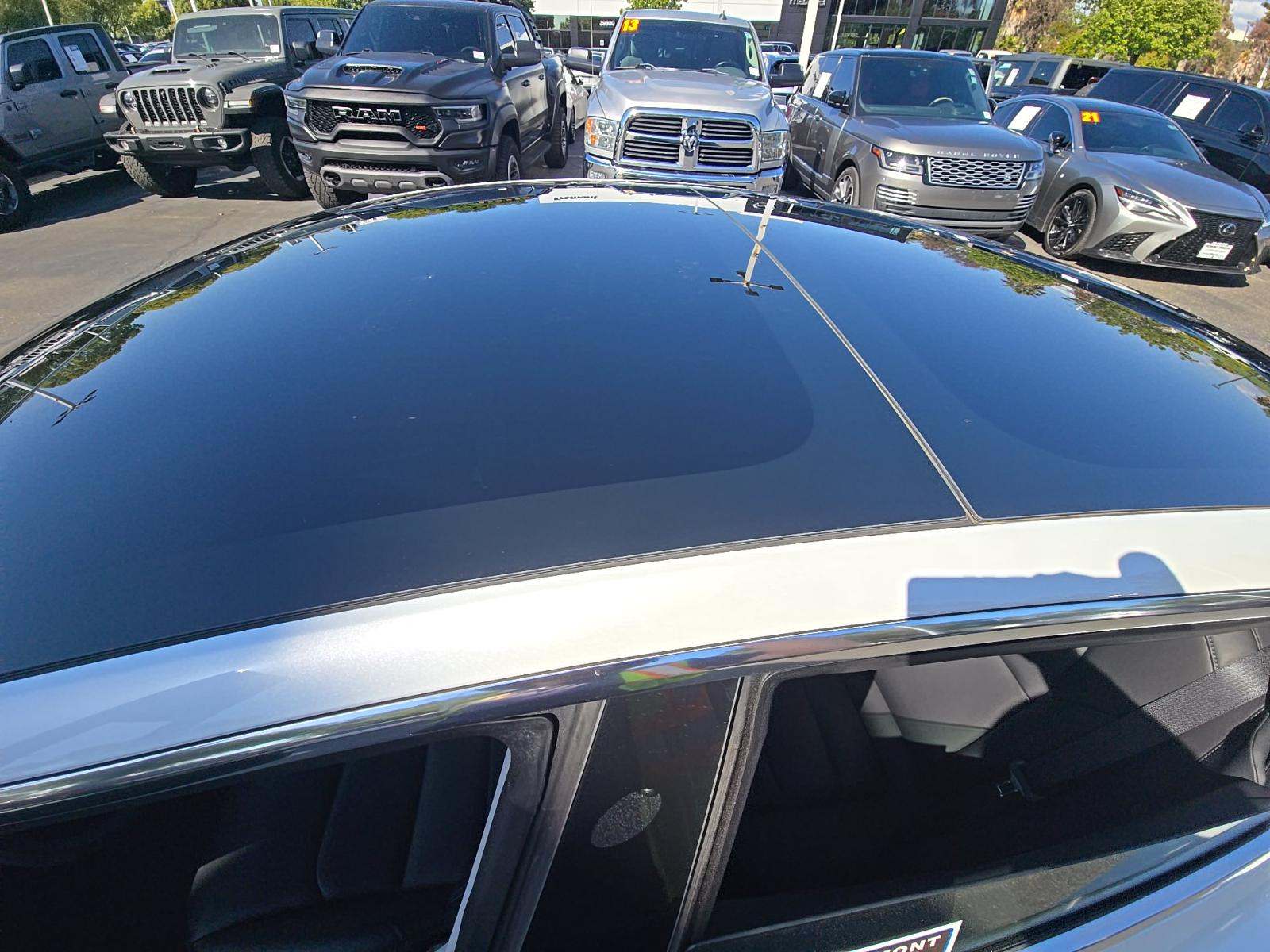 TESLA MODEL 3 - 8