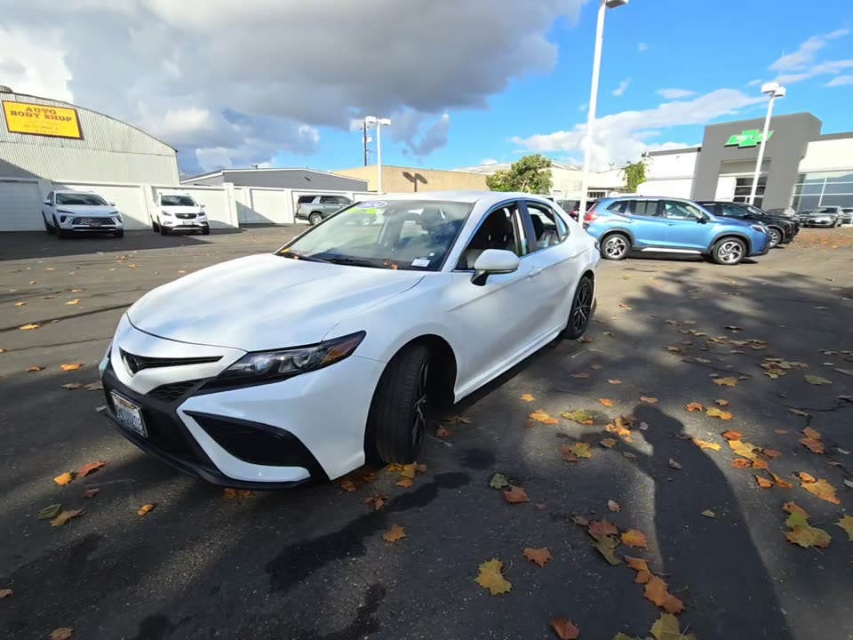 2024 Toyota Camry SE FWD