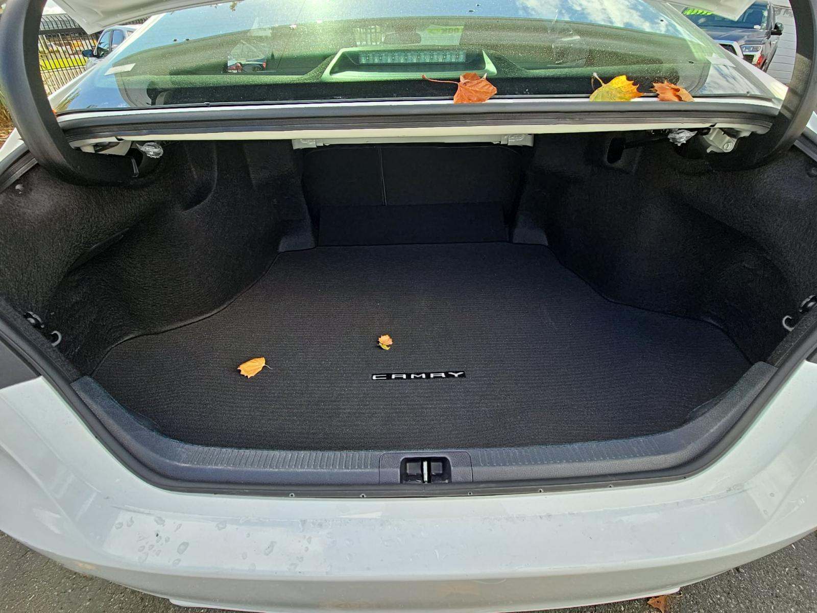 2024 Toyota Camry SE FWD