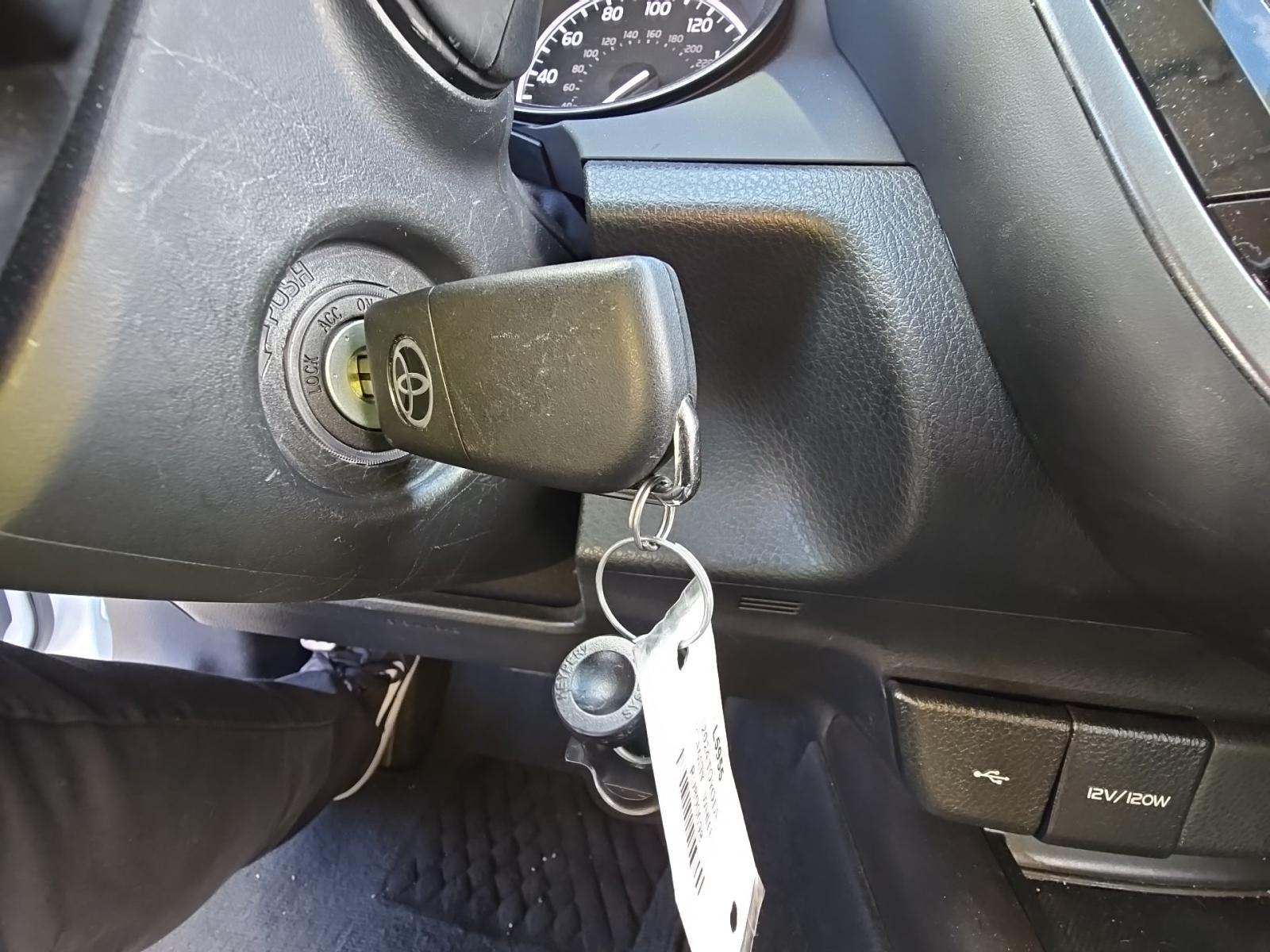 2024 Toyota Camry SE FWD