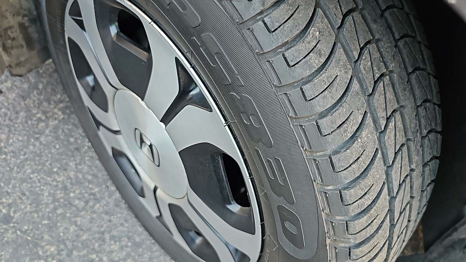 2013 Honda Civic Hybrid FWD