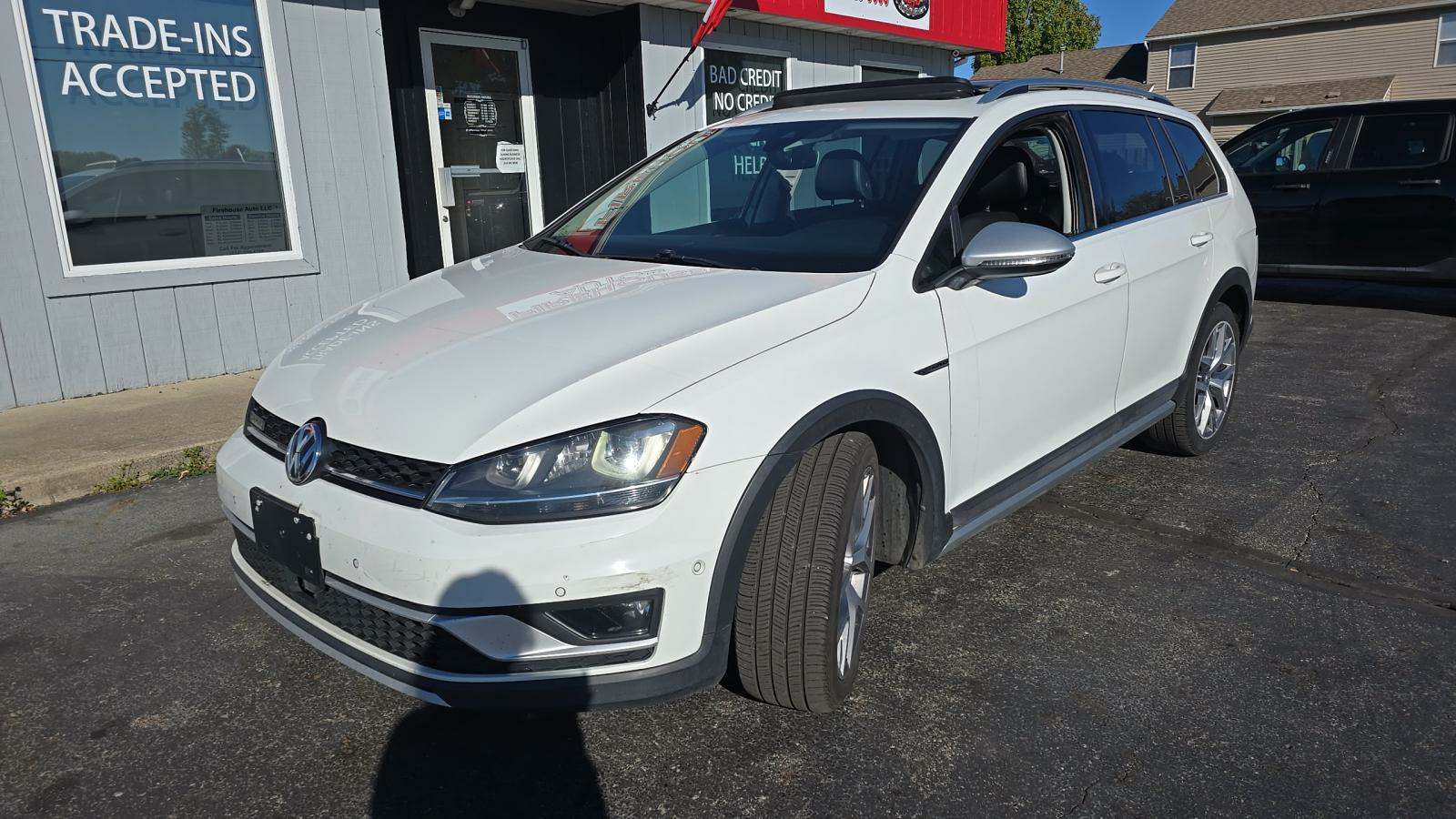 2023 Volkswagen Golf GTI SE Hatchback