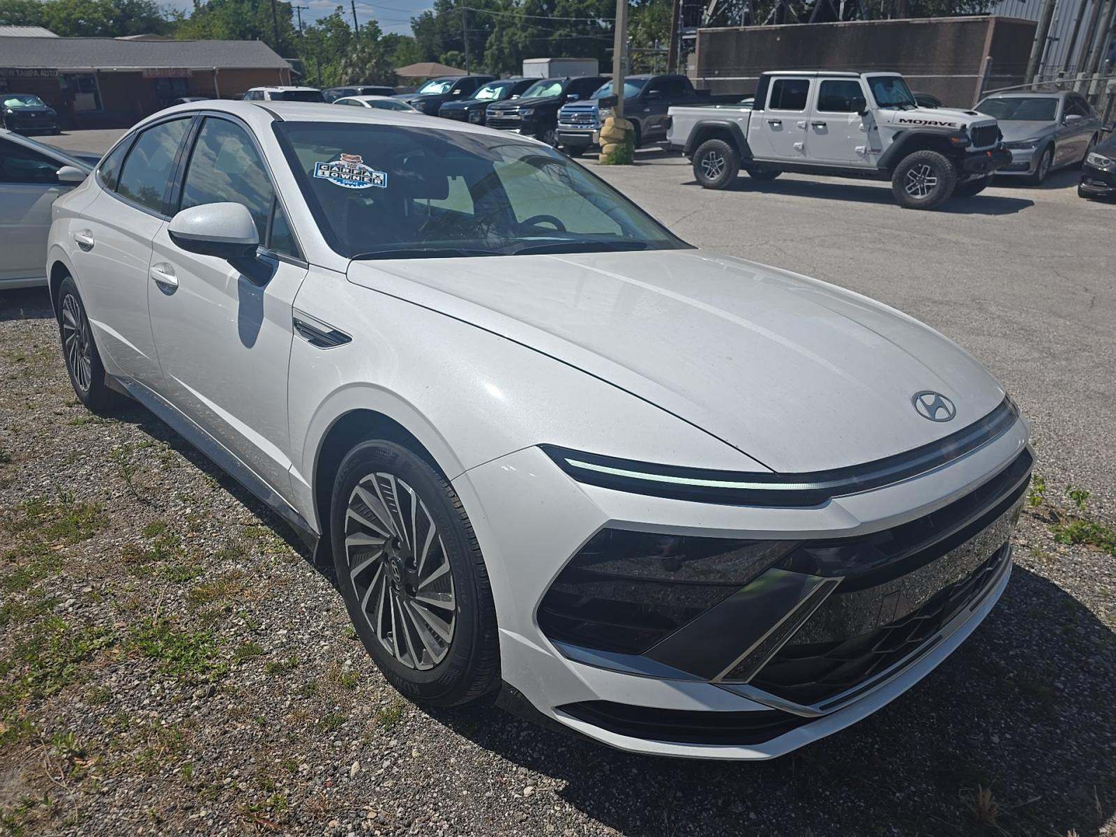 HYUNDAI HYBRID SEL - 4