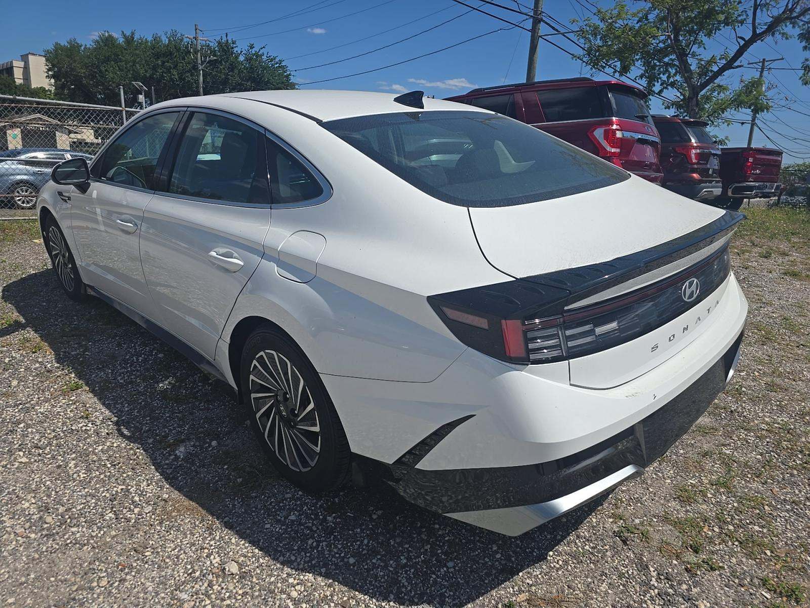 HYUNDAI HYBRID SEL - 2