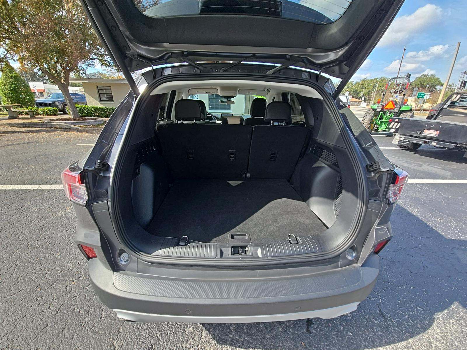 2022 Ford Escape SEL FWD