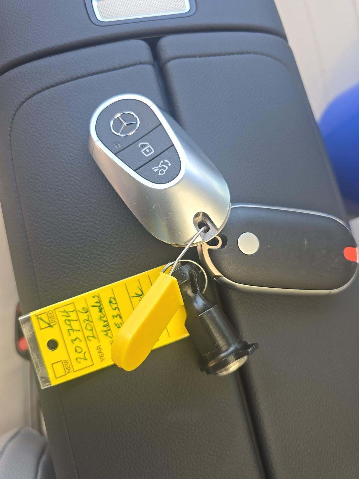 MERCEDES-BENZ E-CLASS - 8