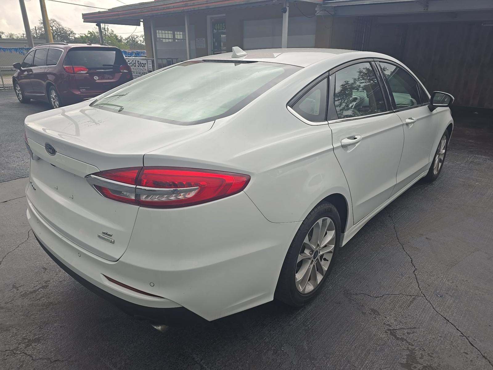 FORD FUSION - 3