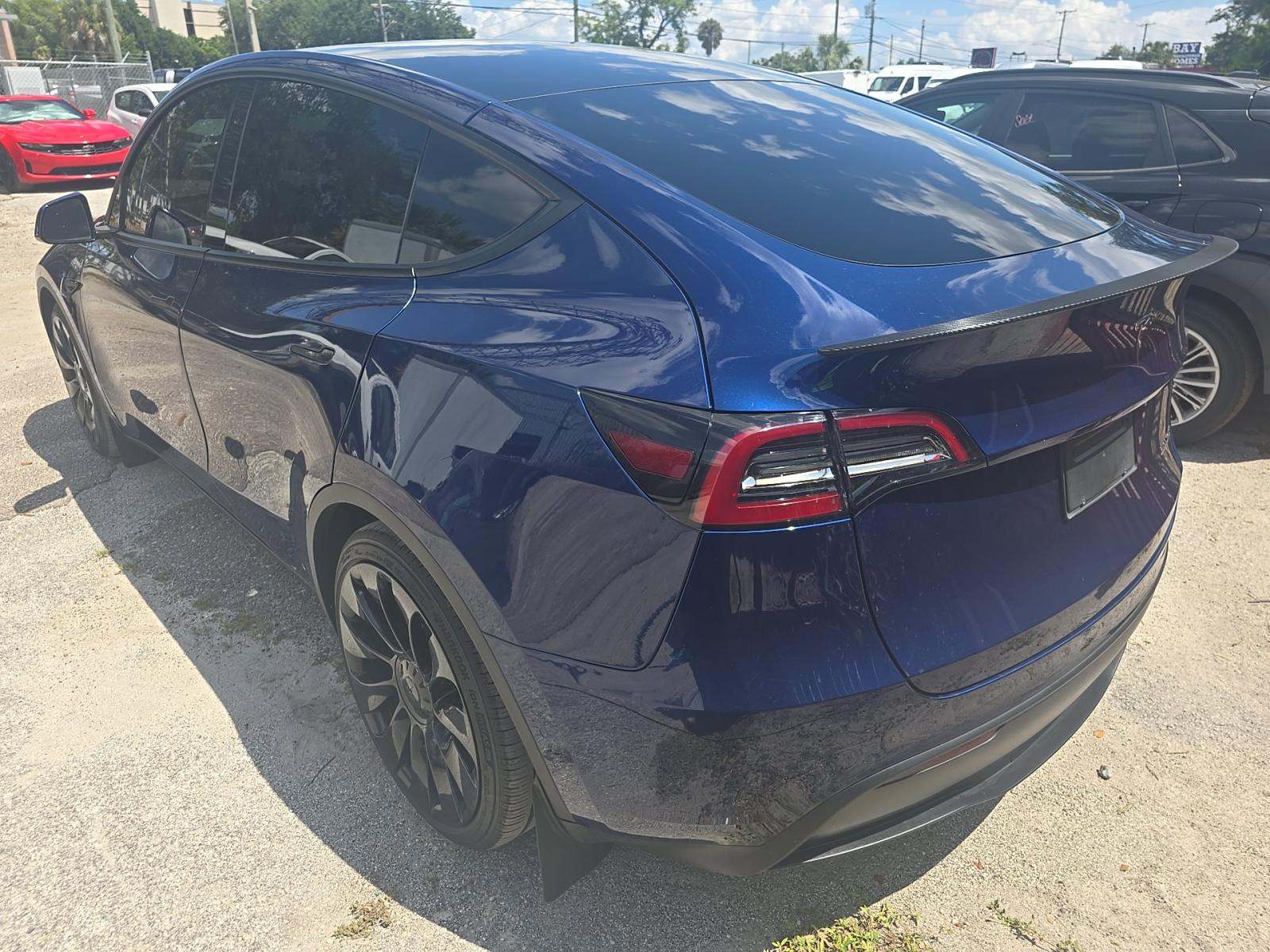 TESLA MODEL Y - 2