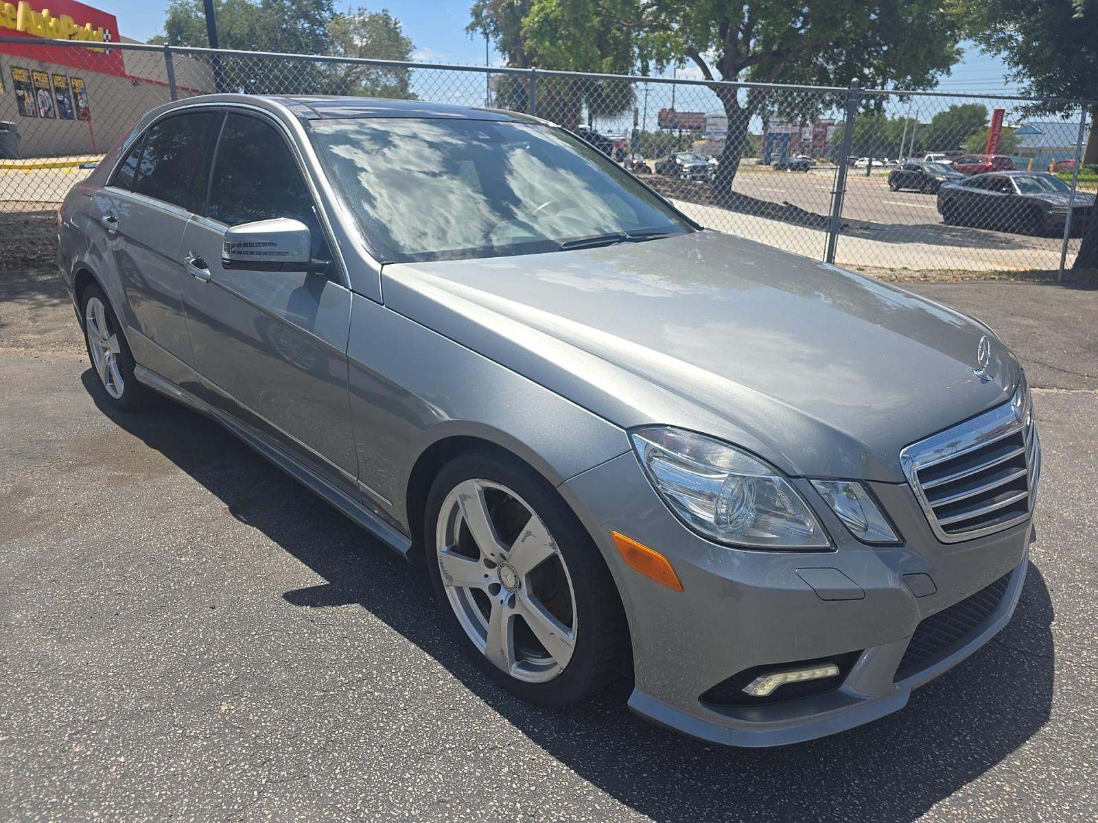 MERCEDES-BENZ E-CLASS - 4