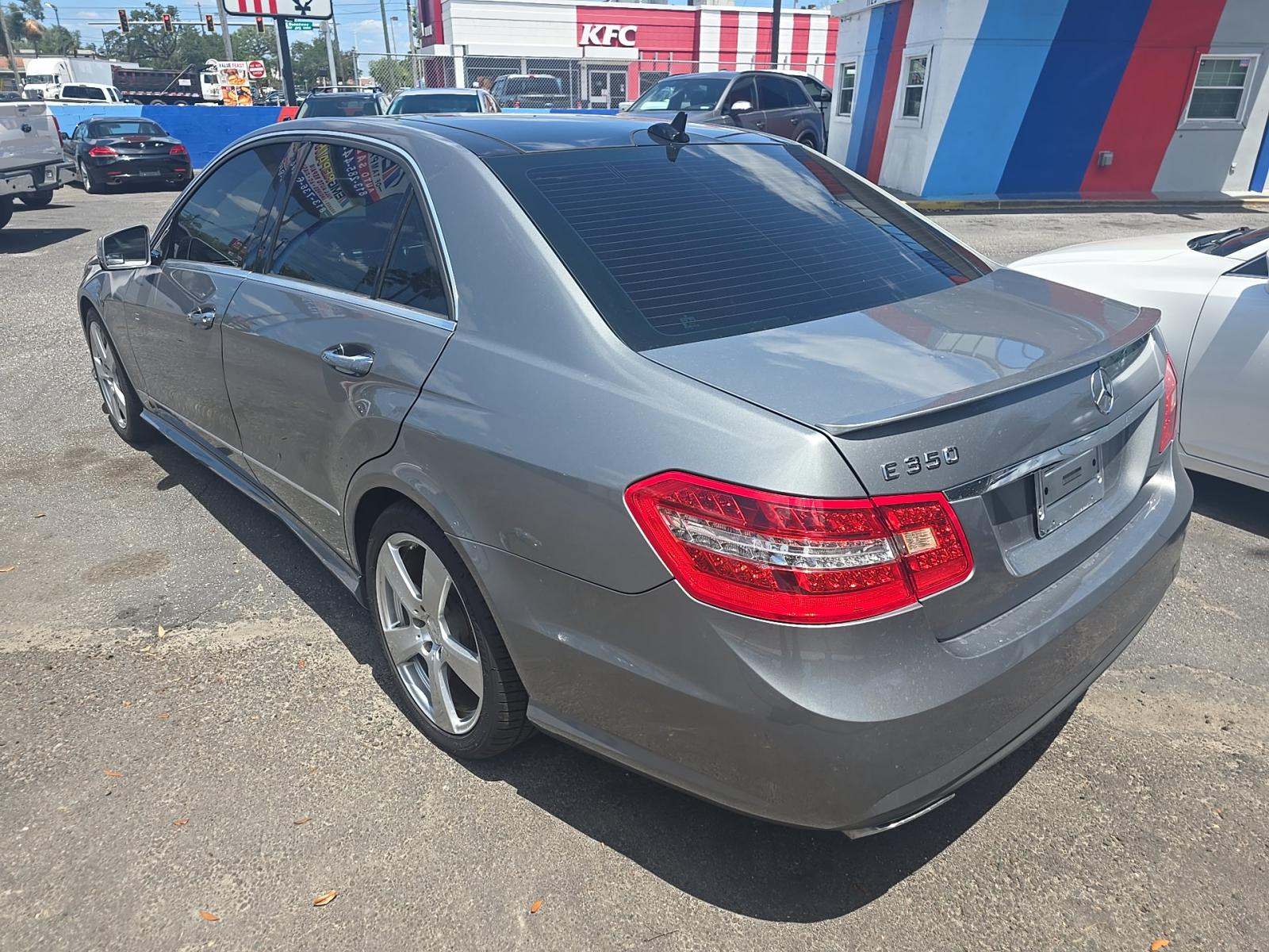 MERCEDES-BENZ E-CLASS - 2