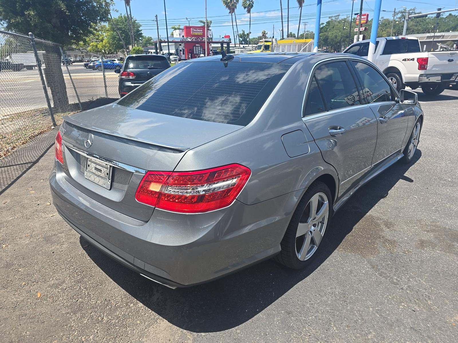 MERCEDES-BENZ E-CLASS - 3