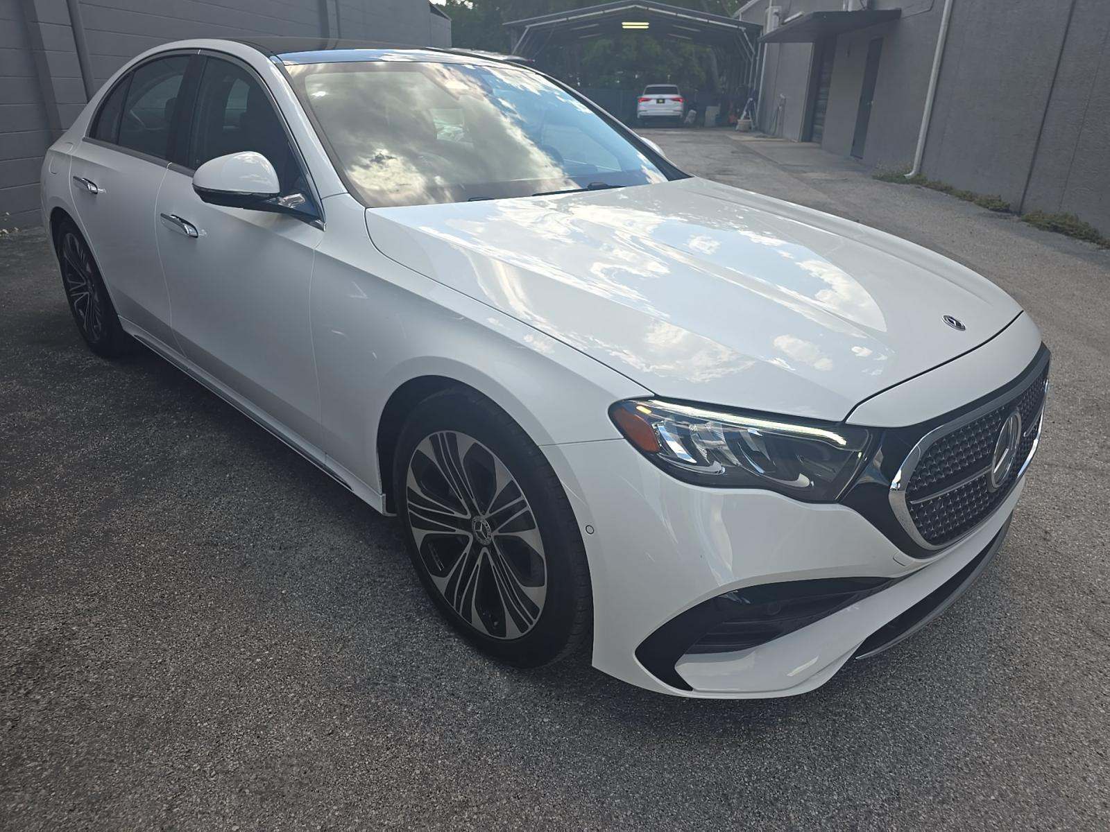 MERCEDES-BENZ E-CLASS - 4