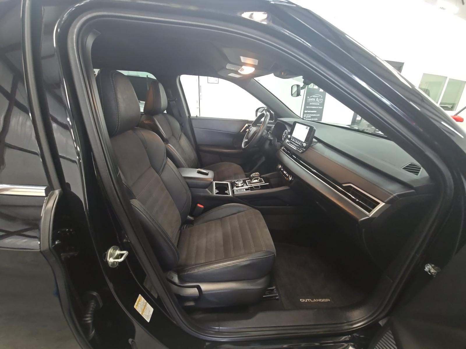 2023 Mitsubishi Outlander SE FWD