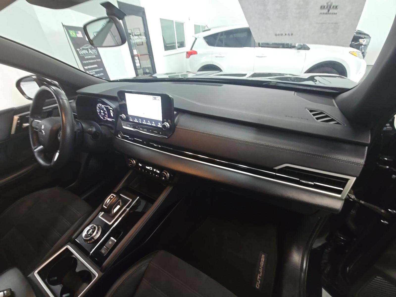 2023 Mitsubishi Outlander SE FWD