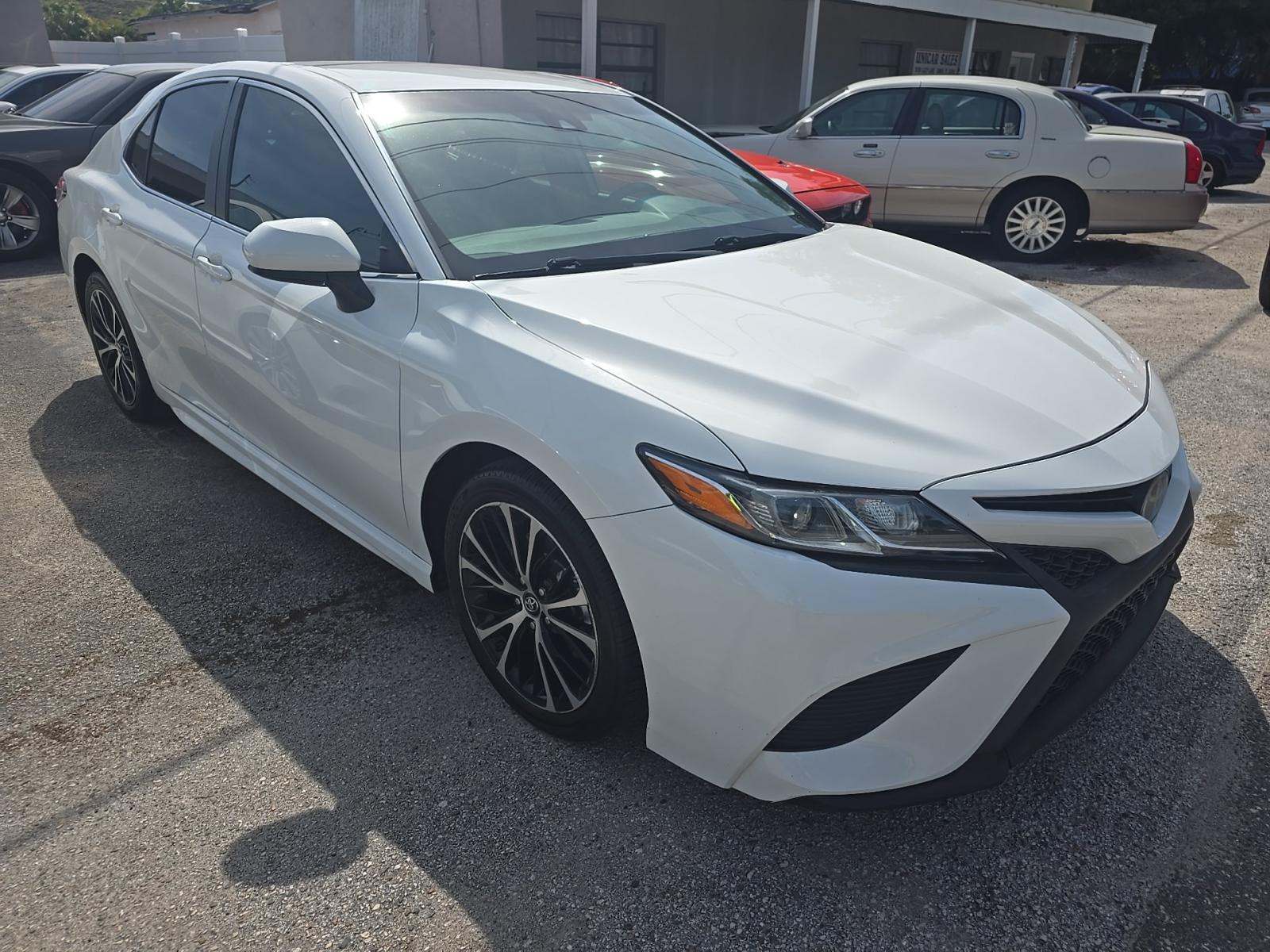 TOYOTA CAMRY - 4