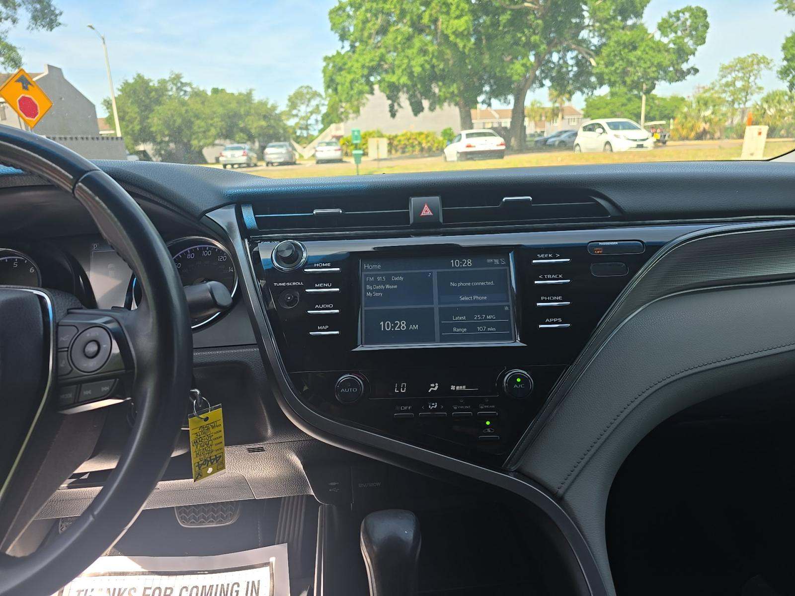 TOYOTA CAMRY - 10