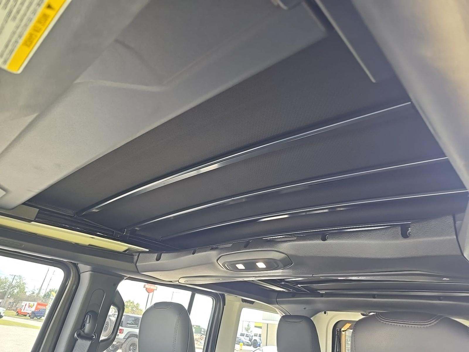 2025 Jeep Wrangler Sahara AWD