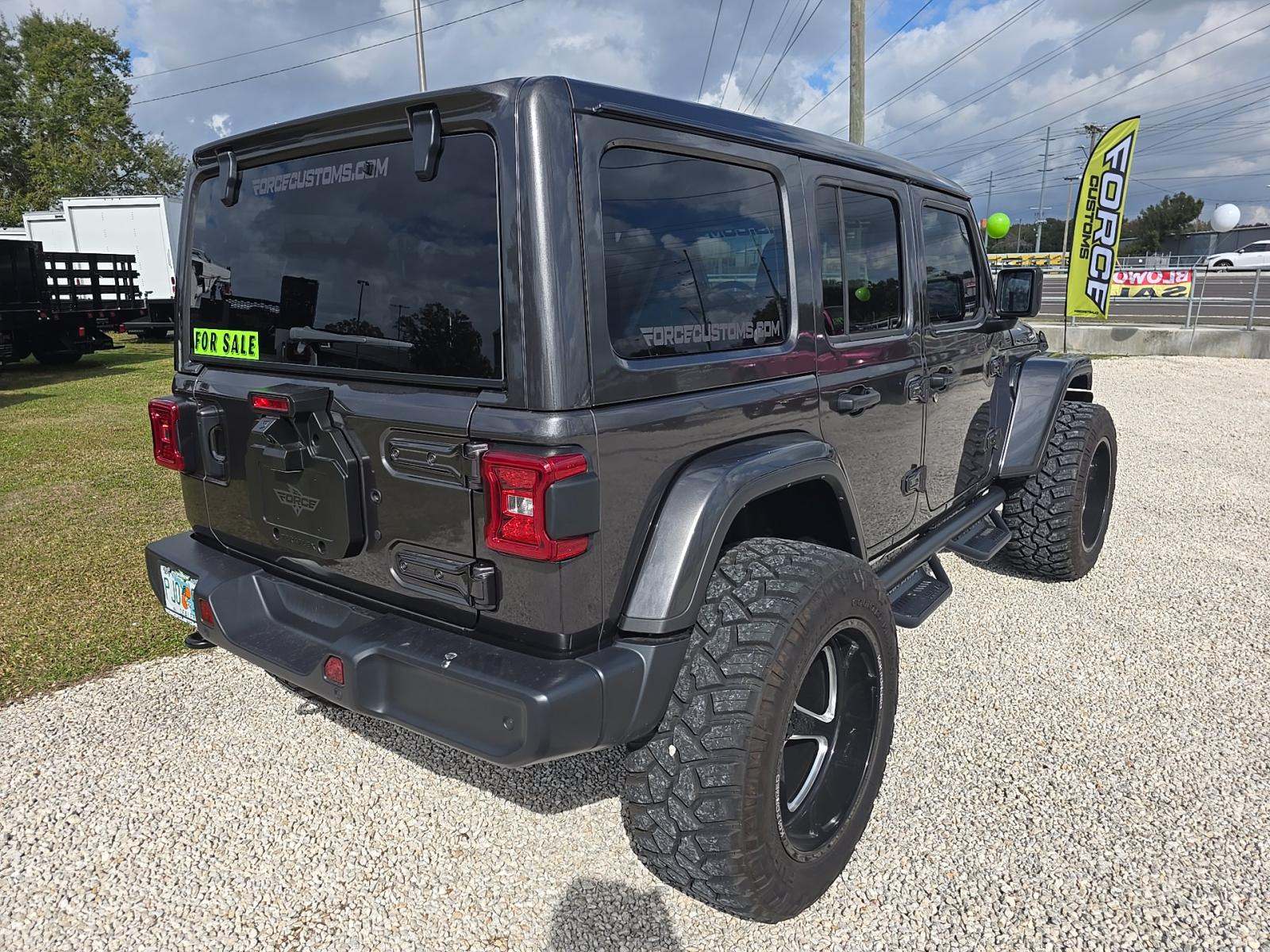 2025 Jeep Wrangler Sahara AWD