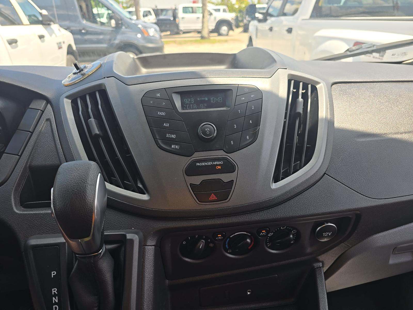 FORD TRANSIT 350 - 10