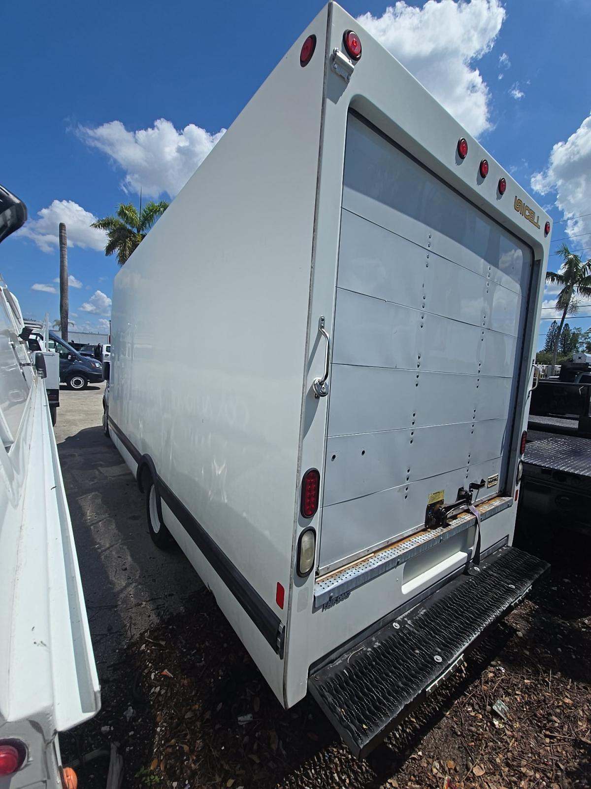 FORD TRANSIT 350 - 2