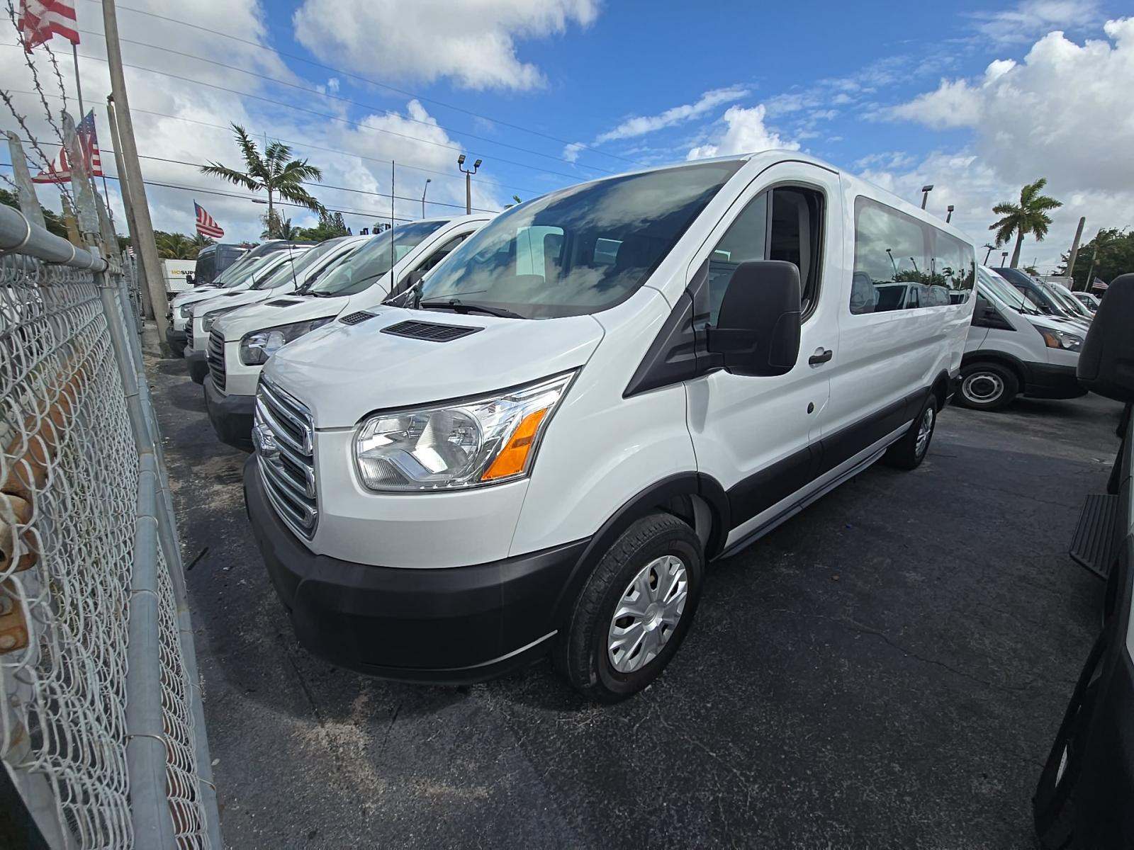 FORD TRANSIT 350 - 1
