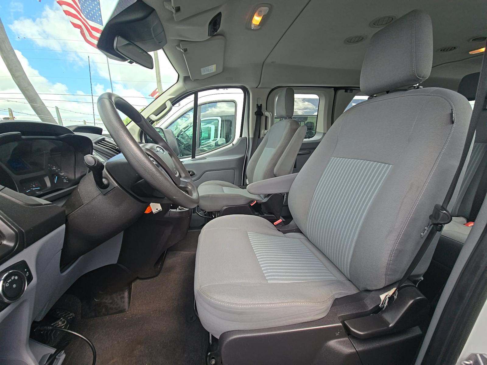 FORD TRANSIT 350 - 6