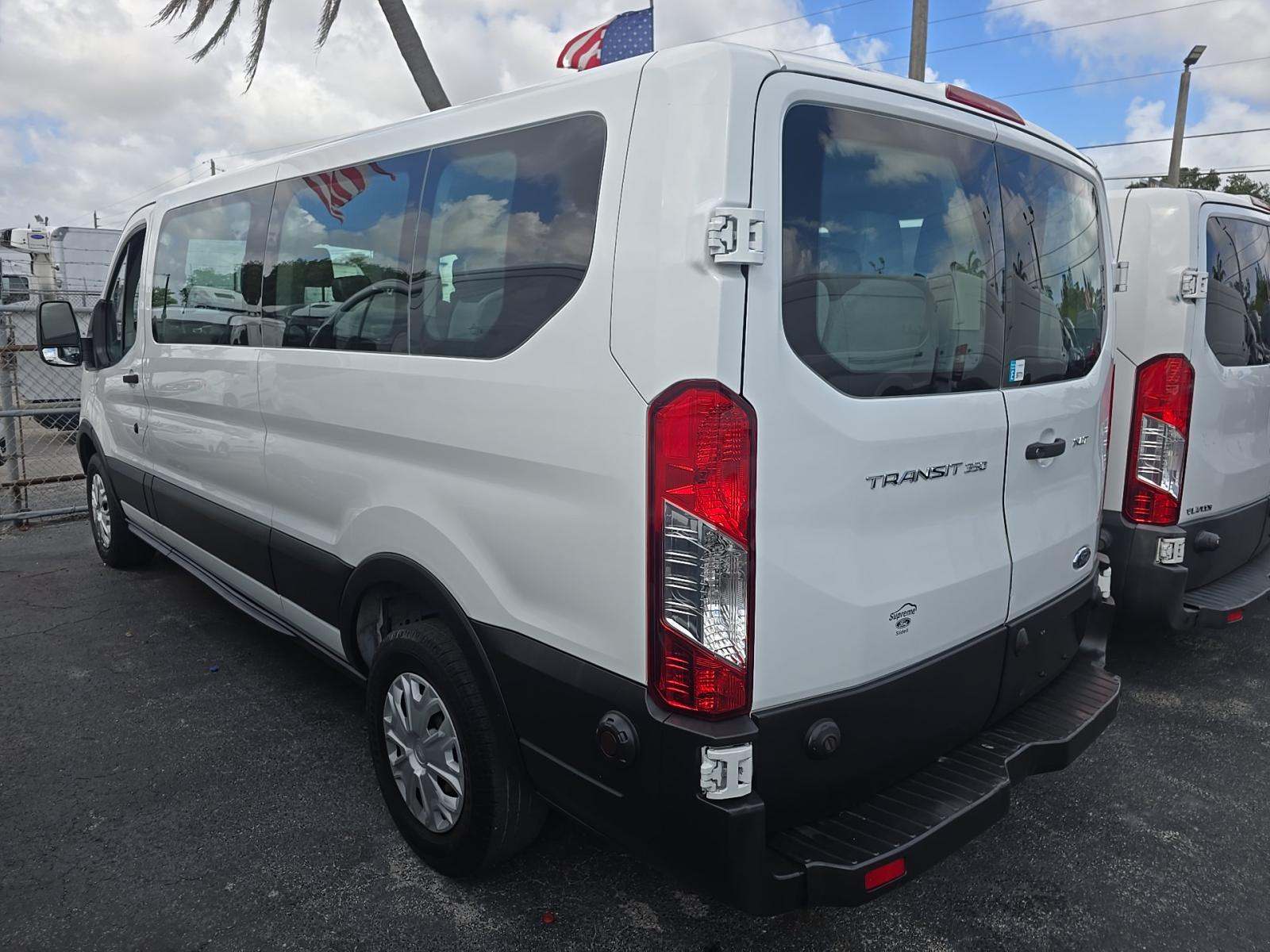 FORD TRANSIT 350 - 2