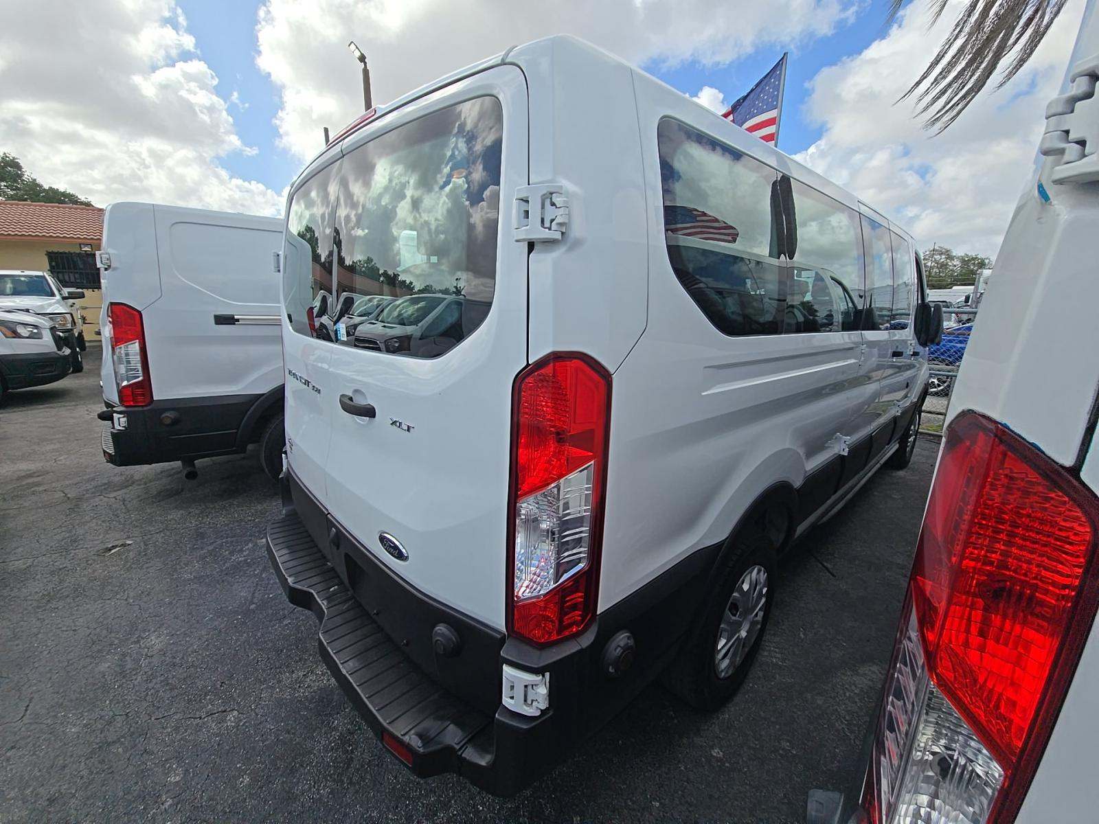 FORD TRANSIT 350 - 3