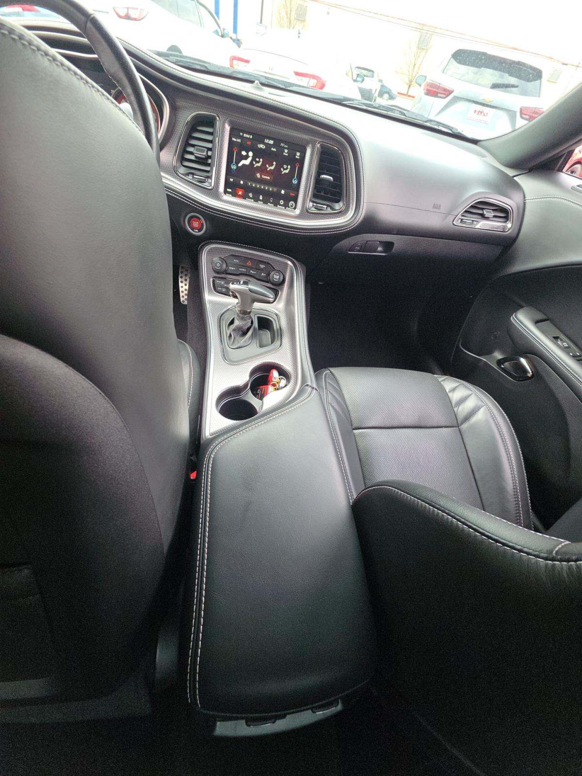 DODGE CHALLENGER - 6