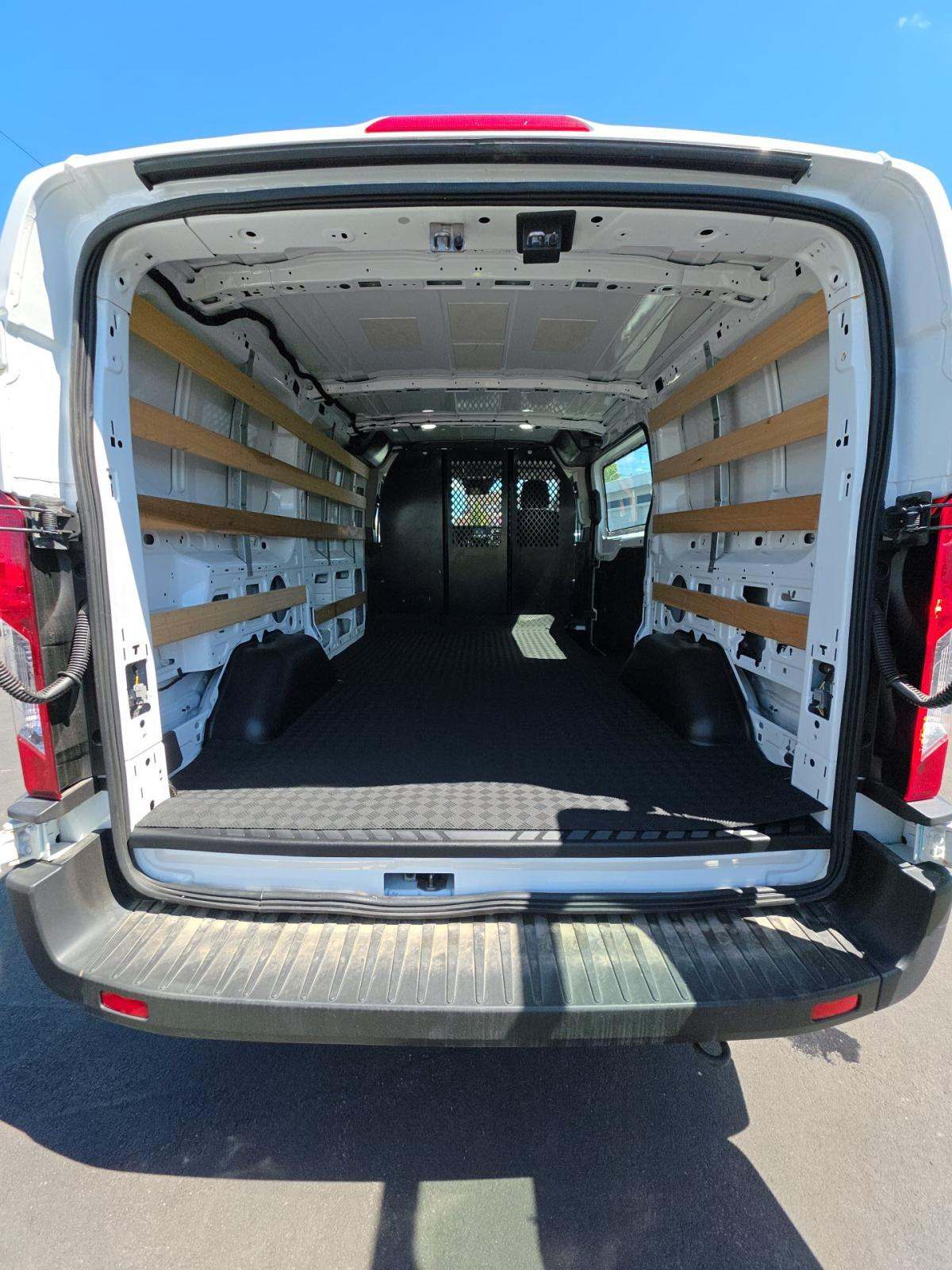 FORD TRANSIT 250 - 9